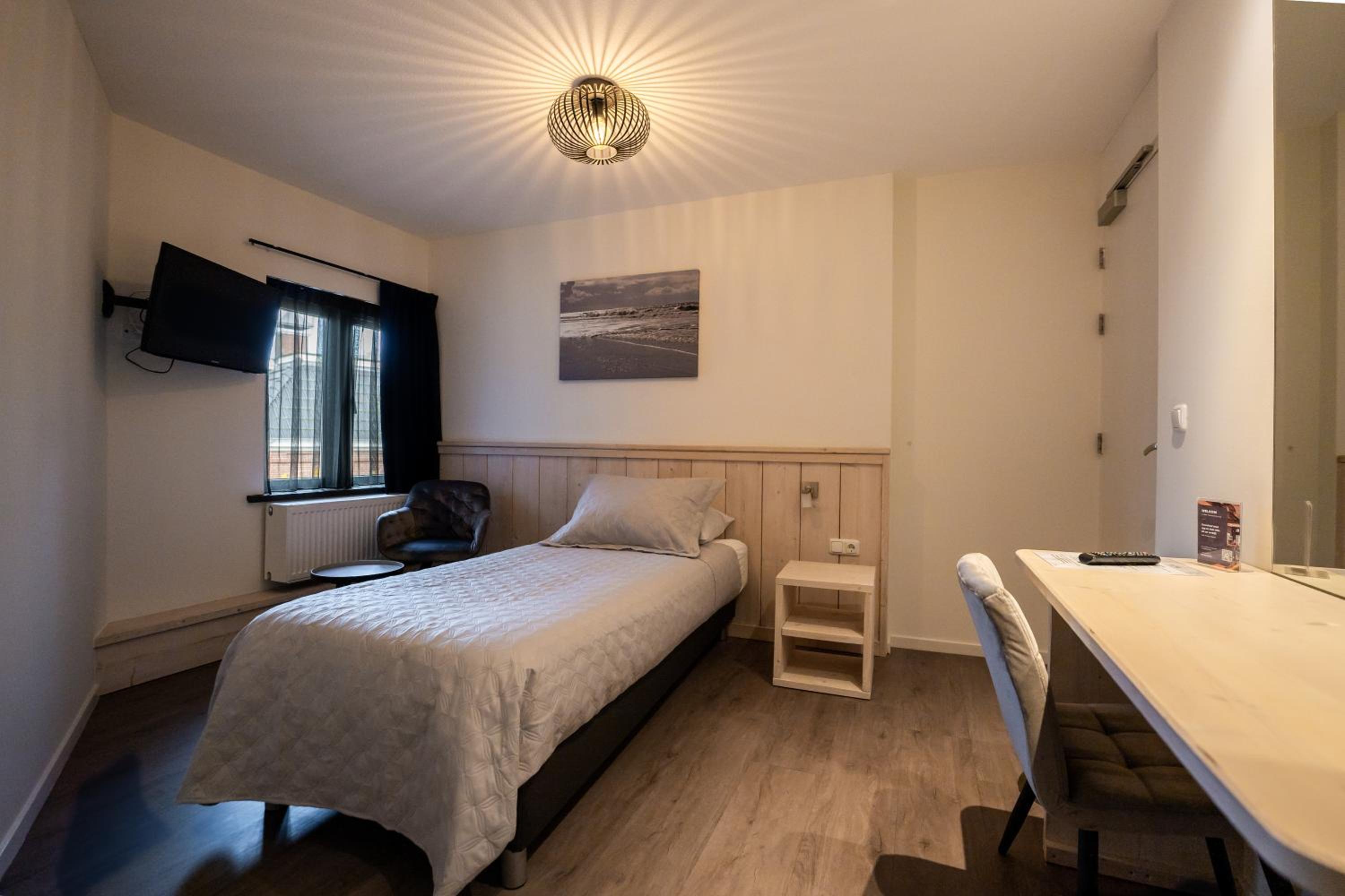 Single Room photo 3