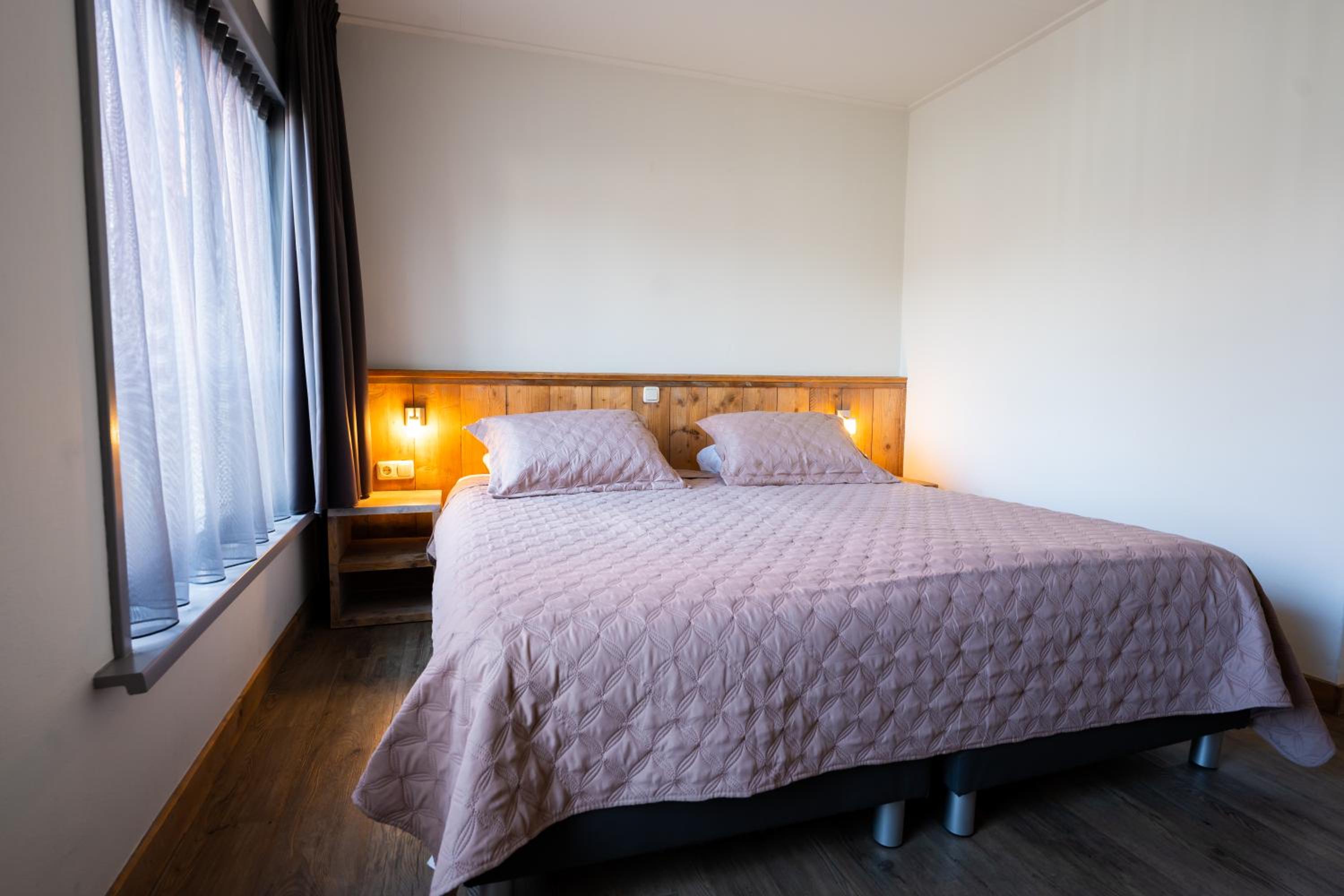 Double Room with Bath photo 2
