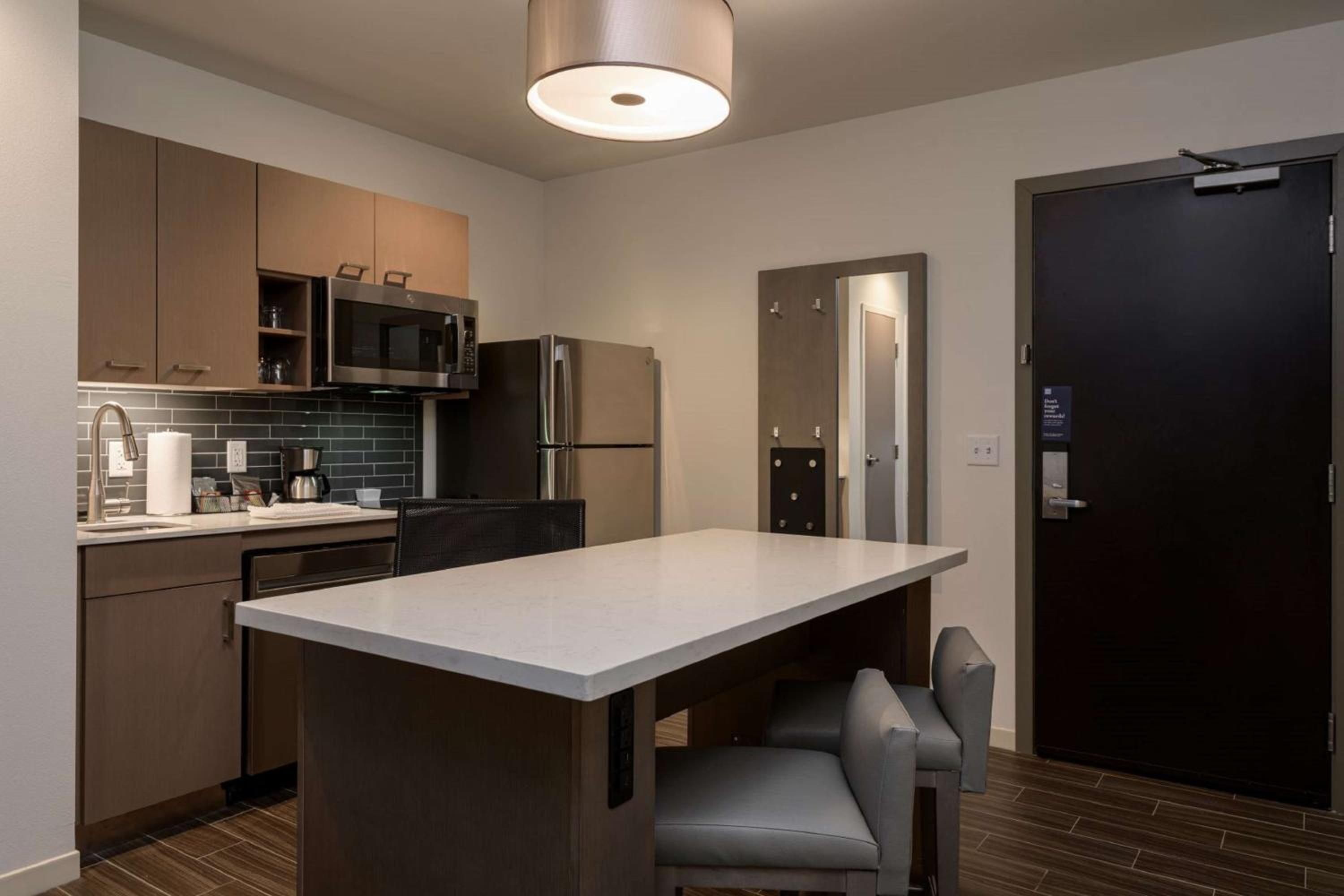One-Bedroom King Suite with Sofa Bed and Kitchen - Photo 2