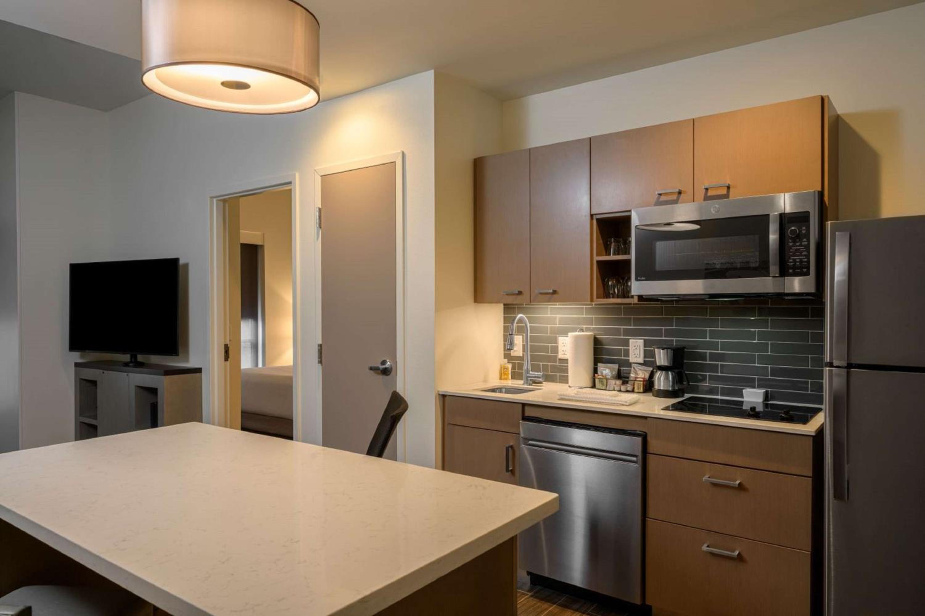 One-Bedroom King Suite with Sofa Bed and Kitchen - Photo 4
