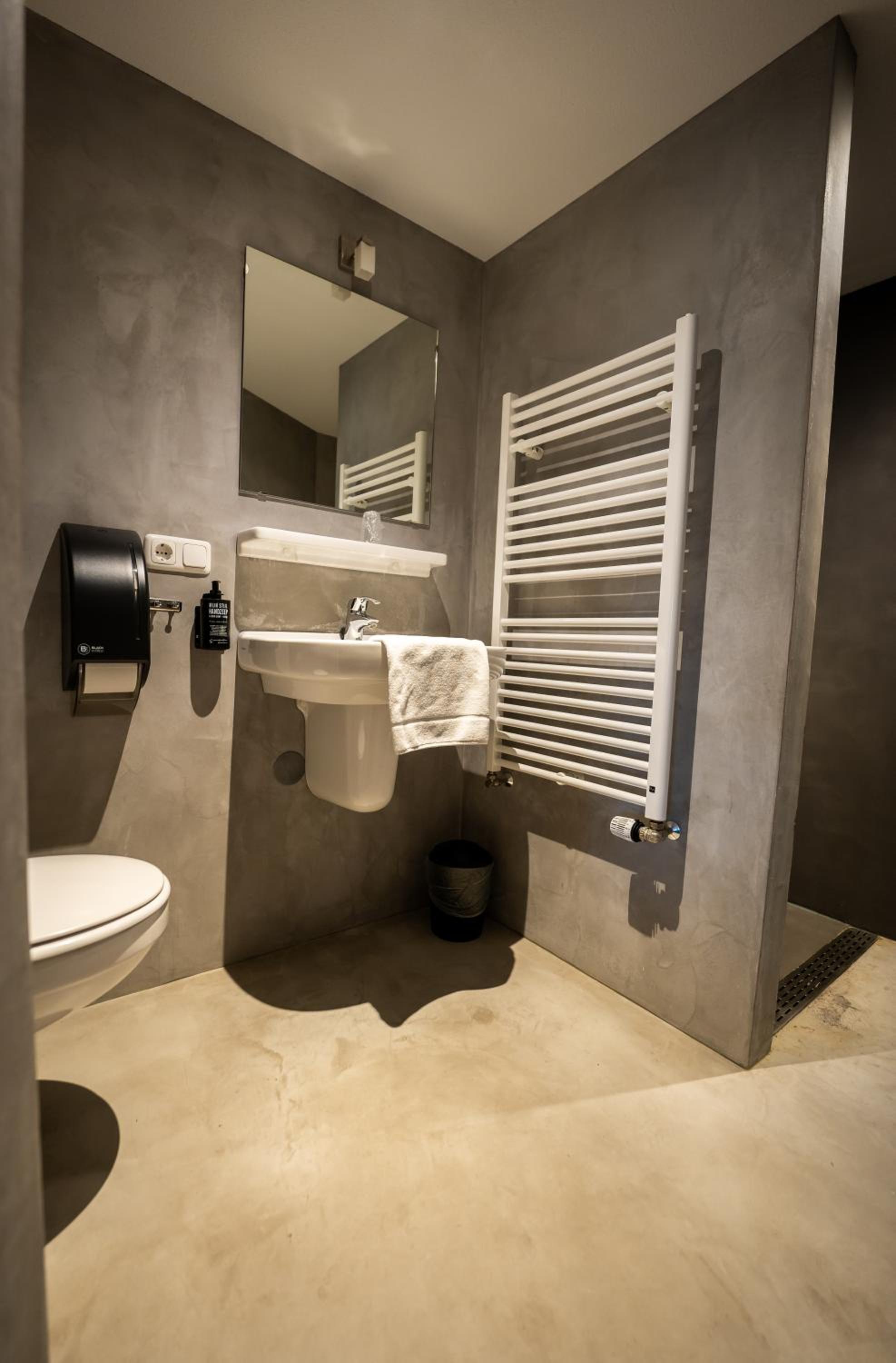 Single Room photo 2