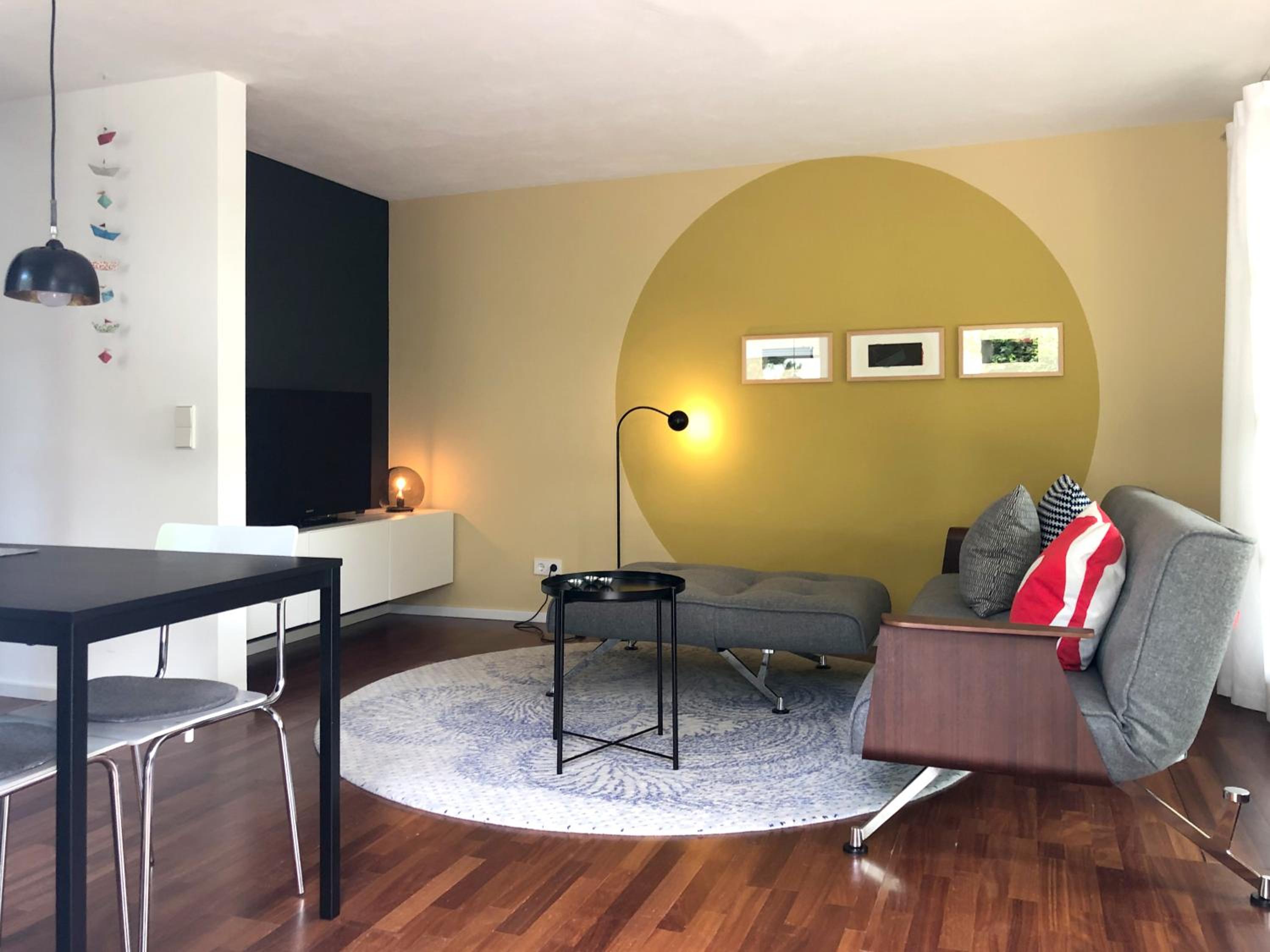 Apartment with lake access photo 1