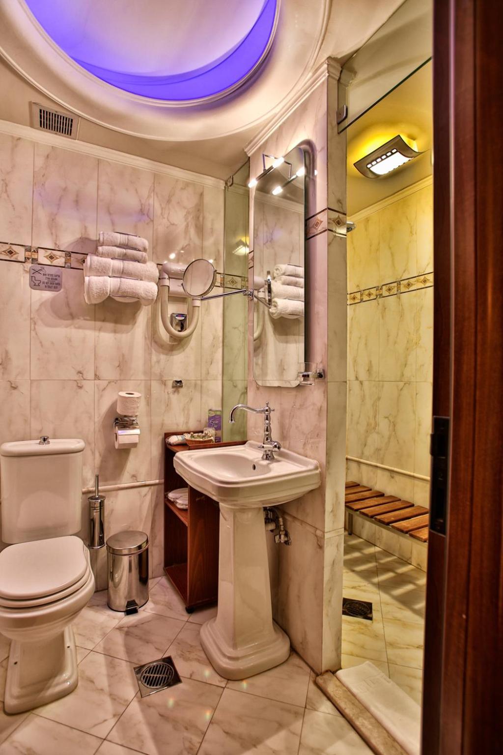 Quadruple Room with Steam Bath - Photo 5