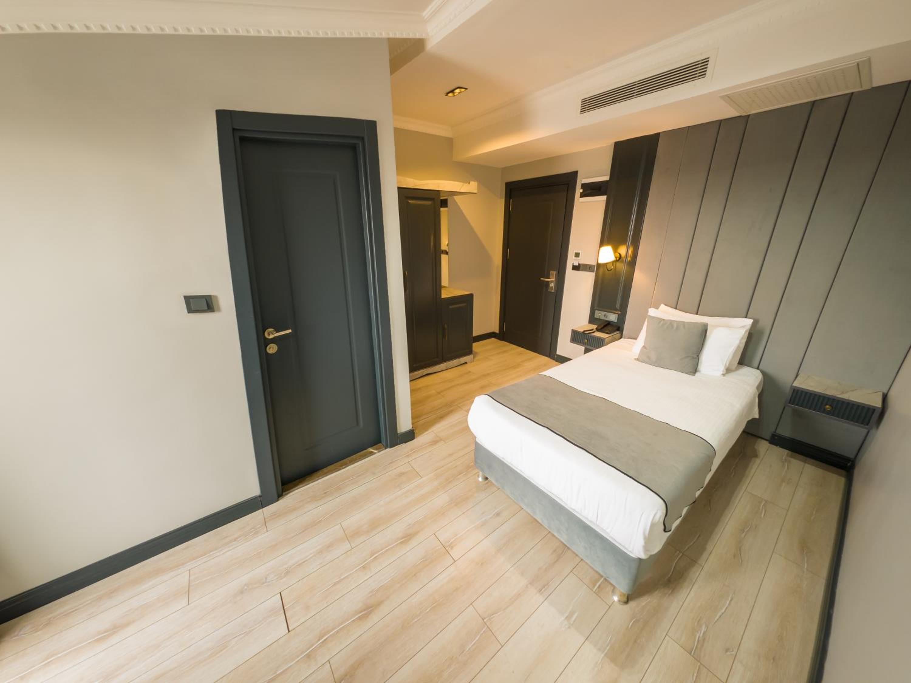 Single Room with Terrace photo 1