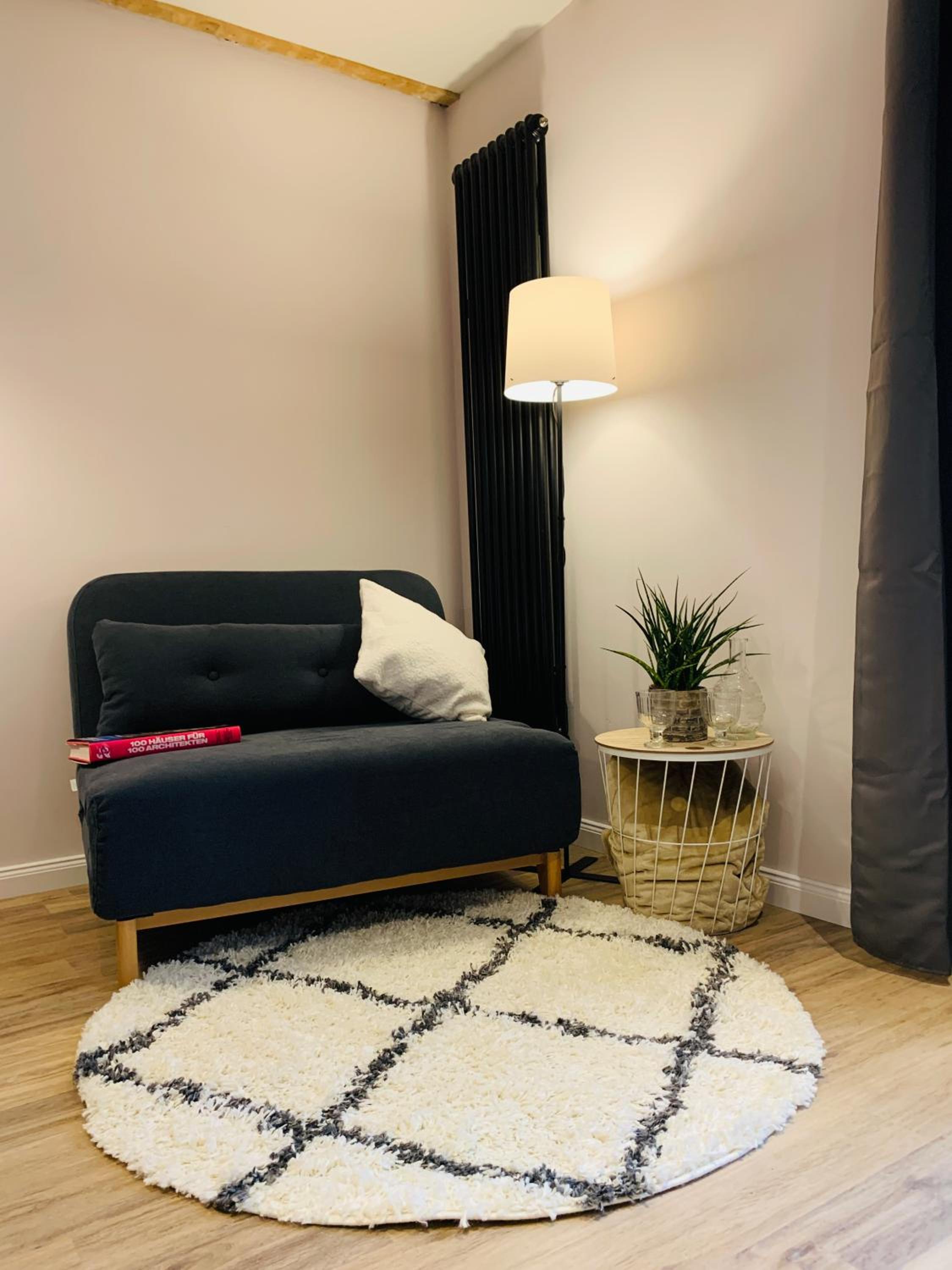 One-Bedroom Apartment photo 2