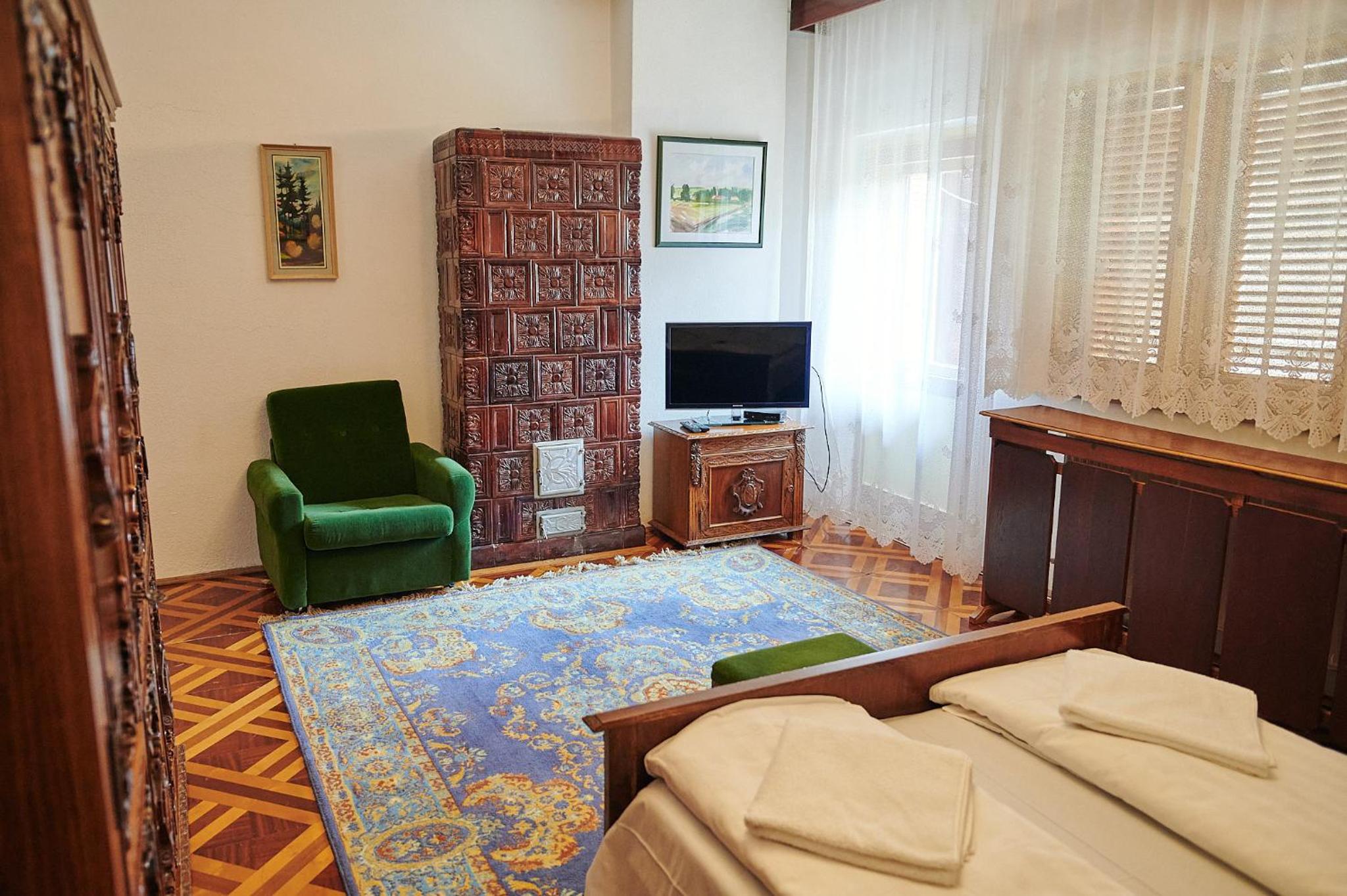Deluxe Double Room with Balcony - Photo 5