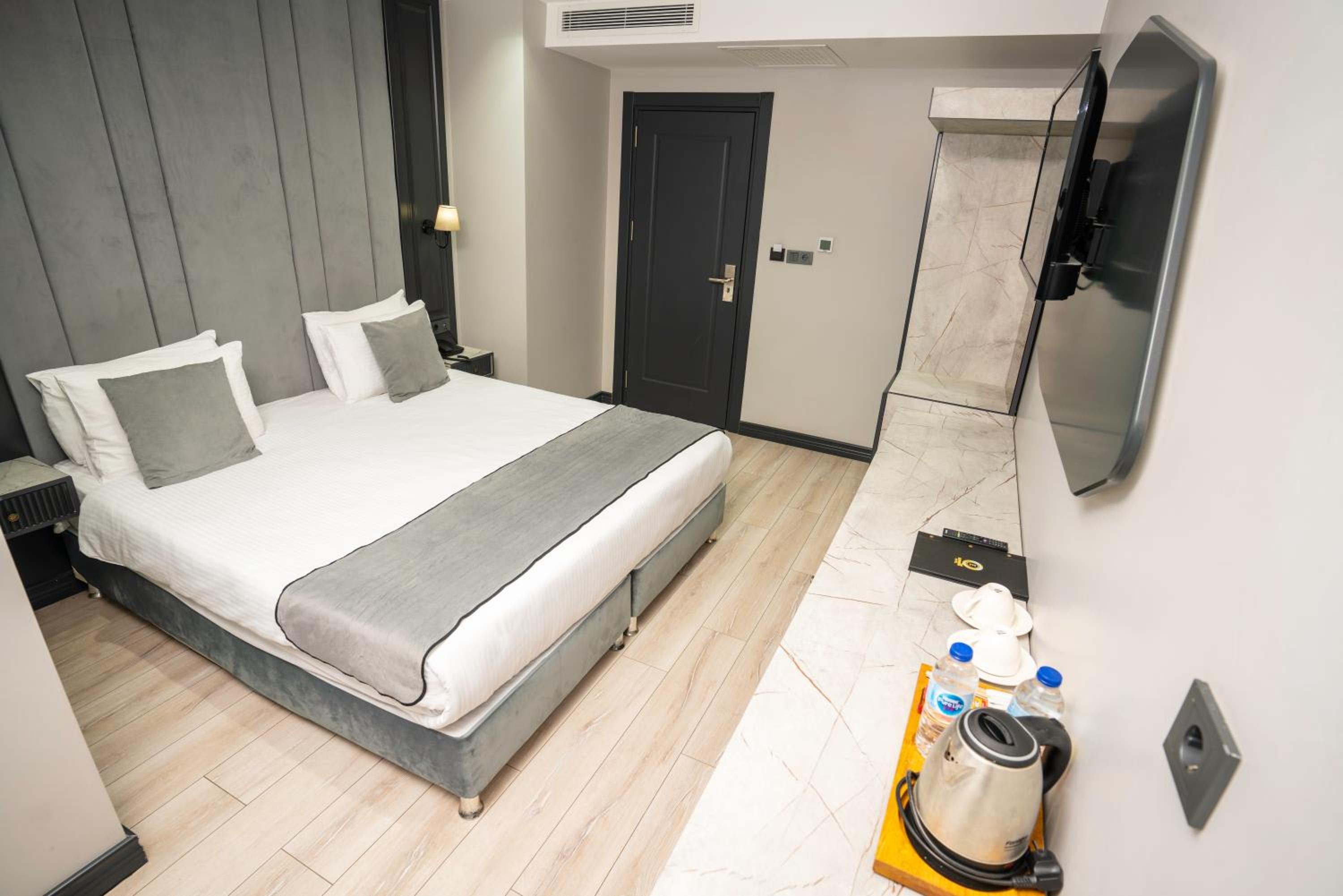 Deluxe Double Room photo 3