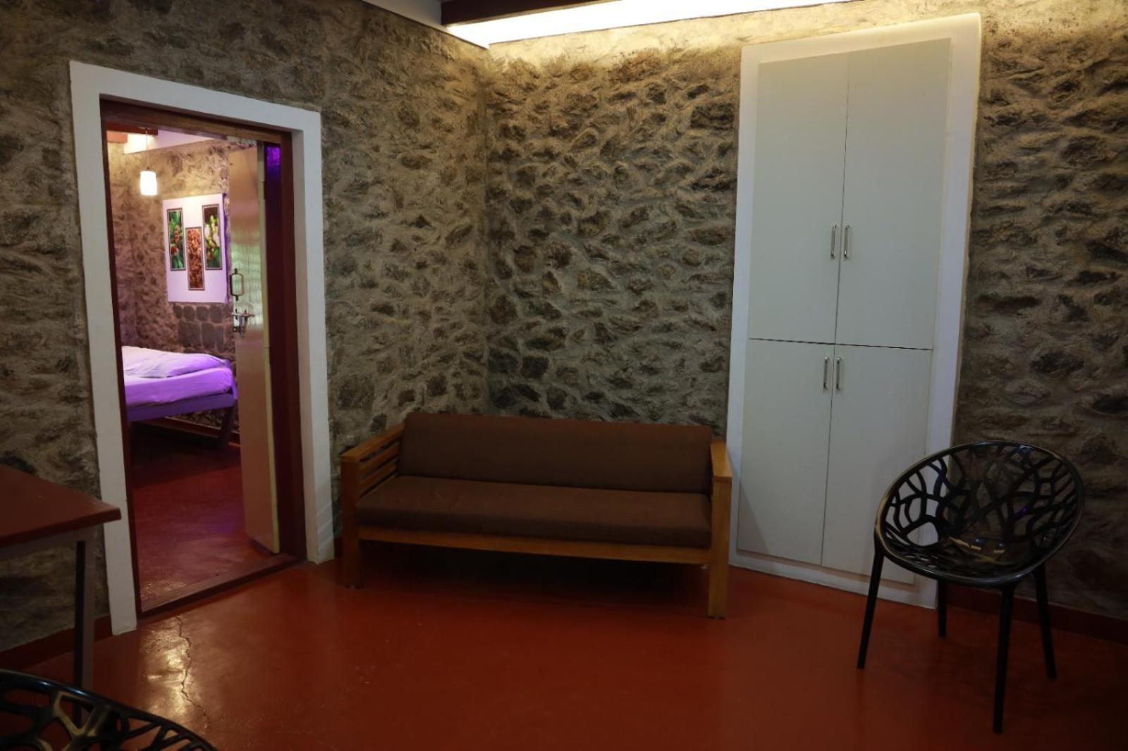 Cottage with Garden View - Photo 1