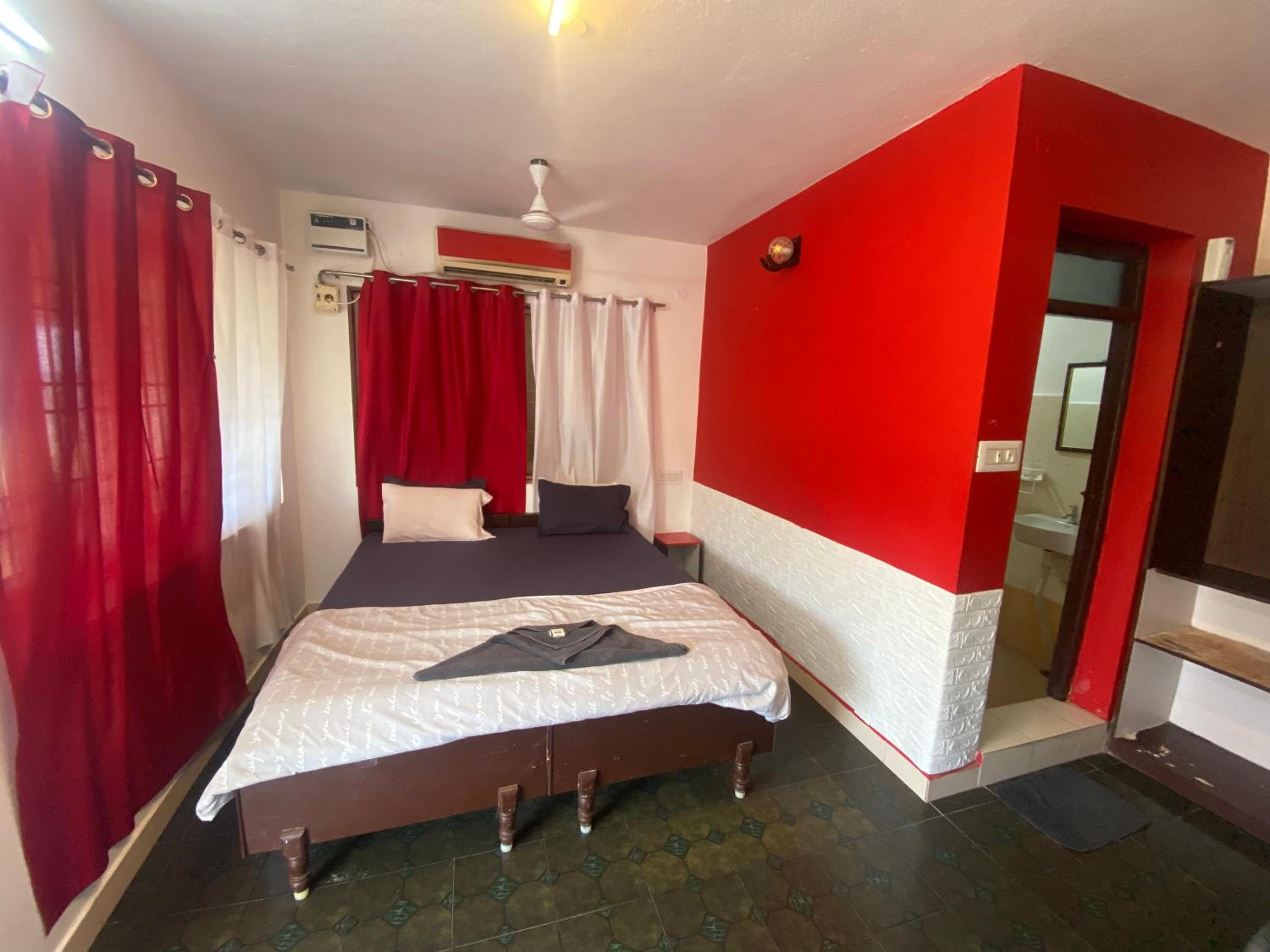 Deluxe Double Room With Side Sea View photo 1