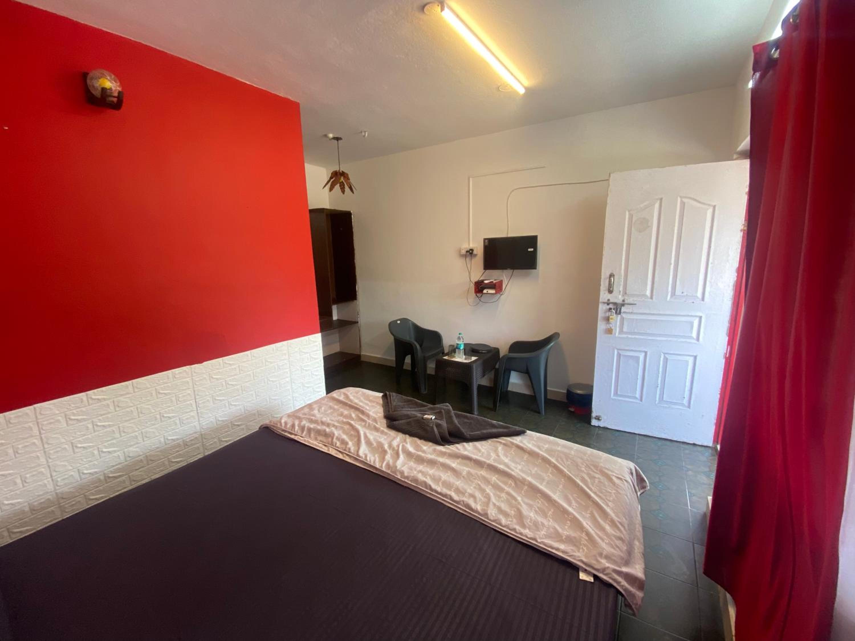 Deluxe Double Room With Side Sea View photo 2
