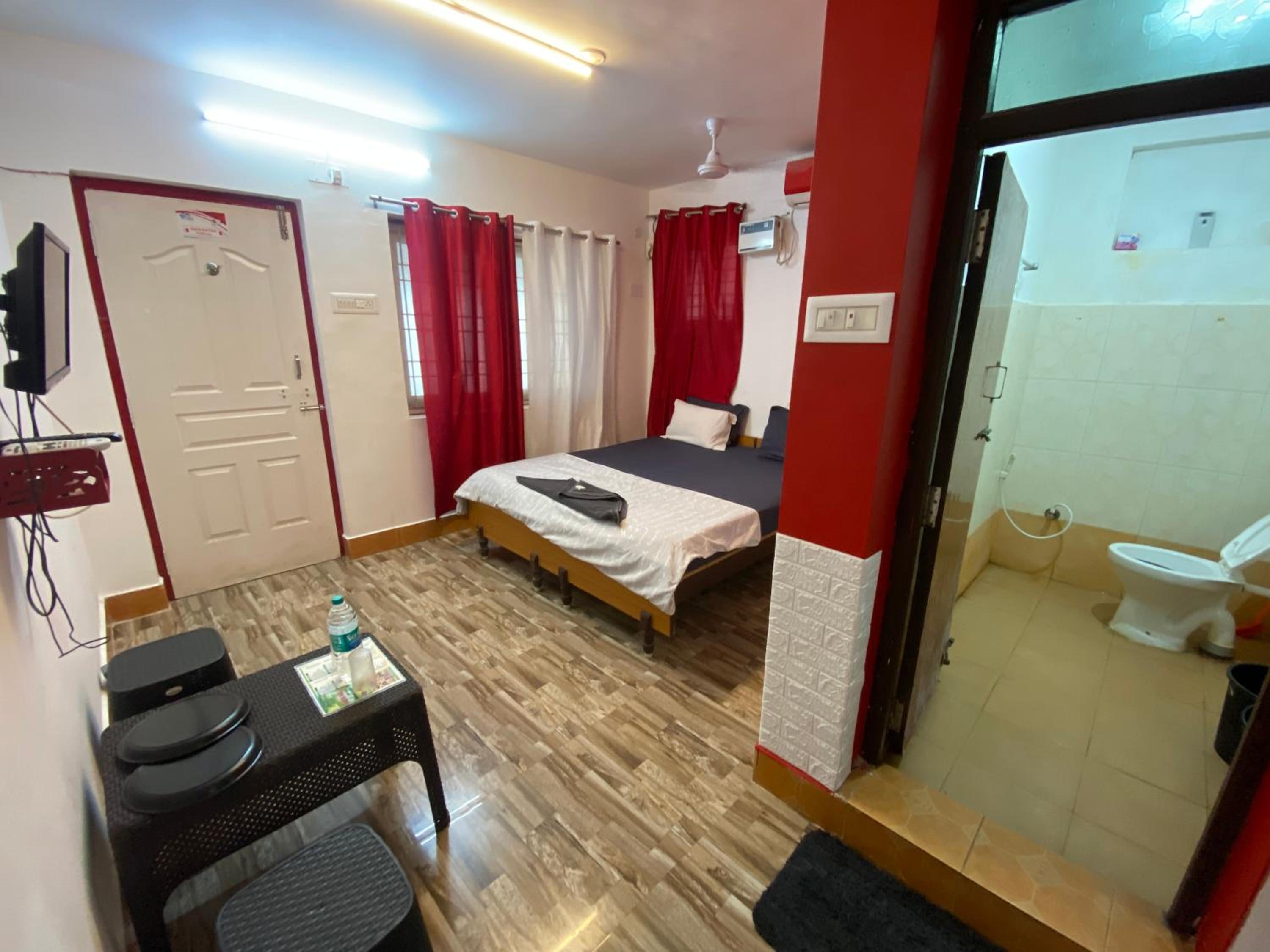 Deluxe Double Room With Side Sea View photo 1