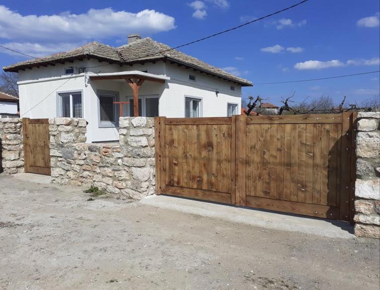 Three-Bedroom House photo 2