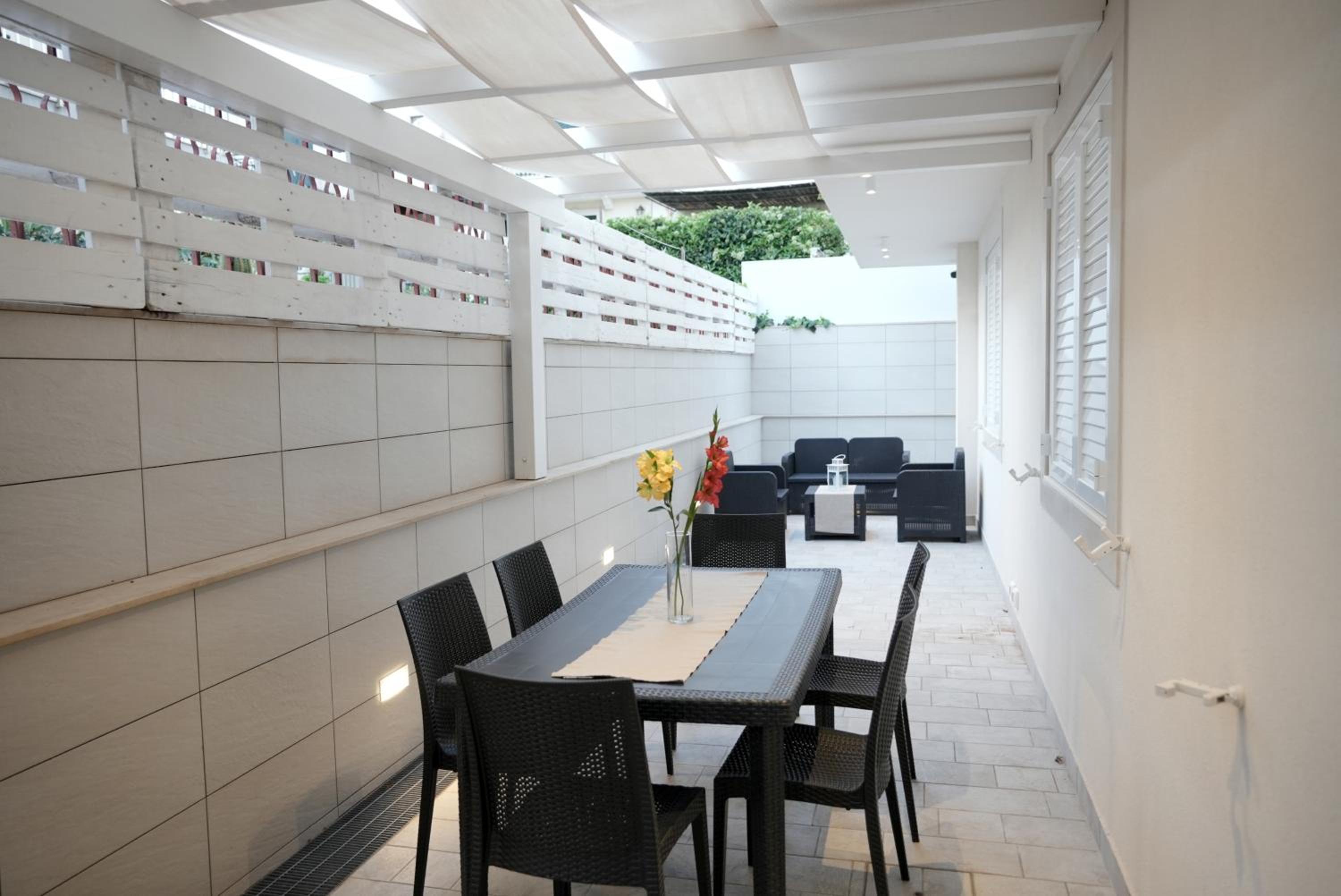 Apartment - Ground Floor photo 2
