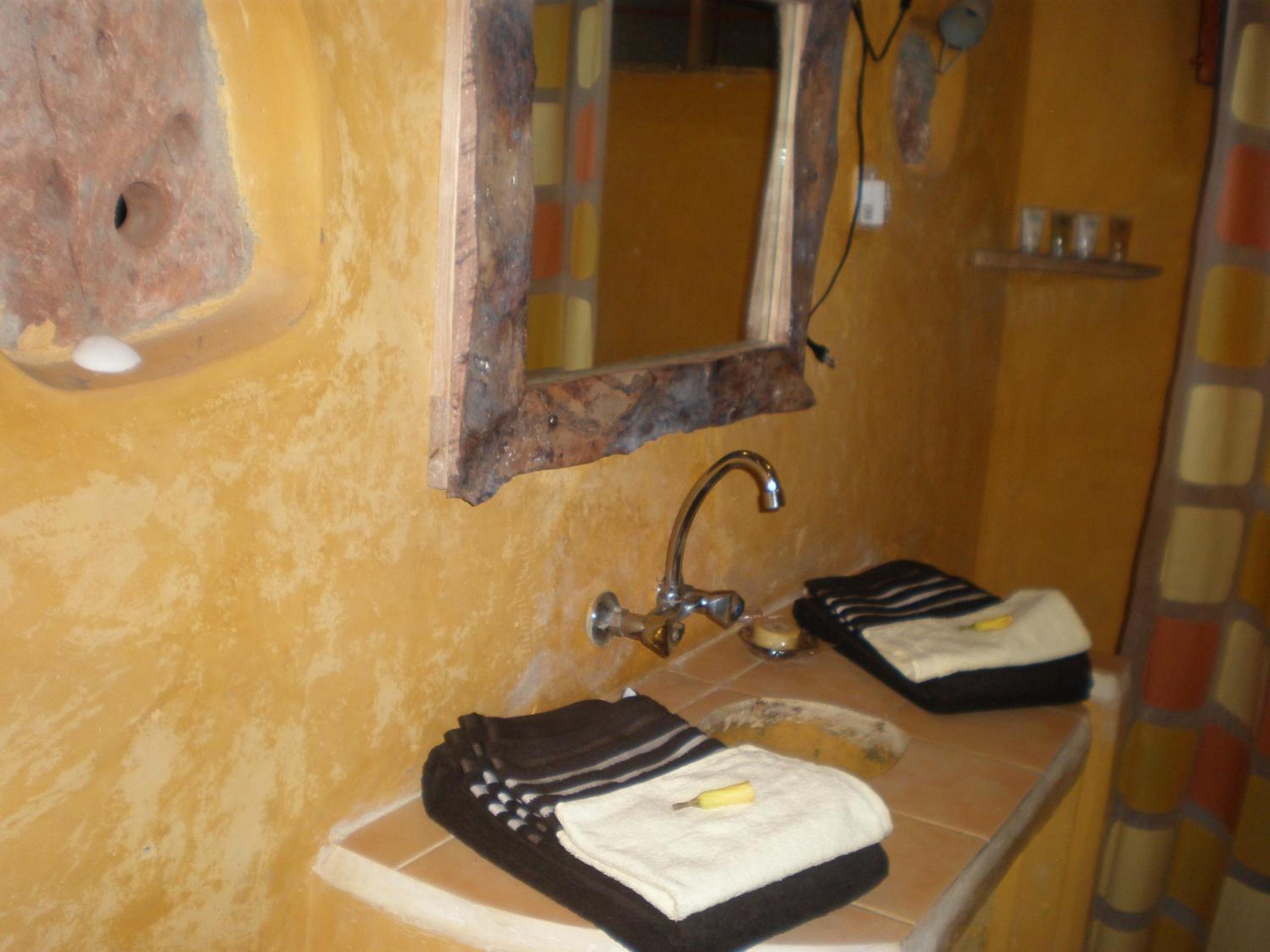 Double or Twin Room with Terrace - Photo 4