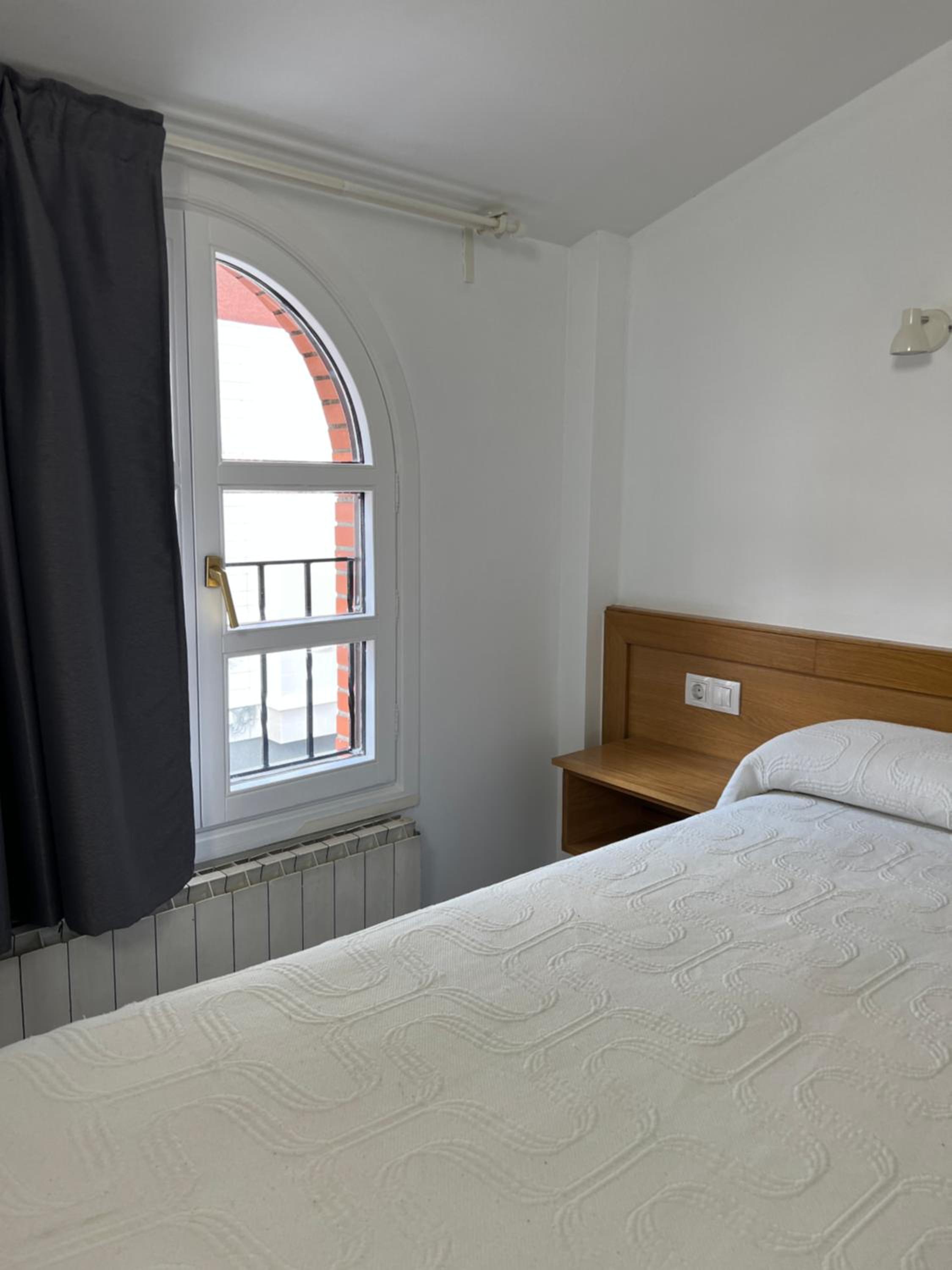 Standard Queen Room photo 2