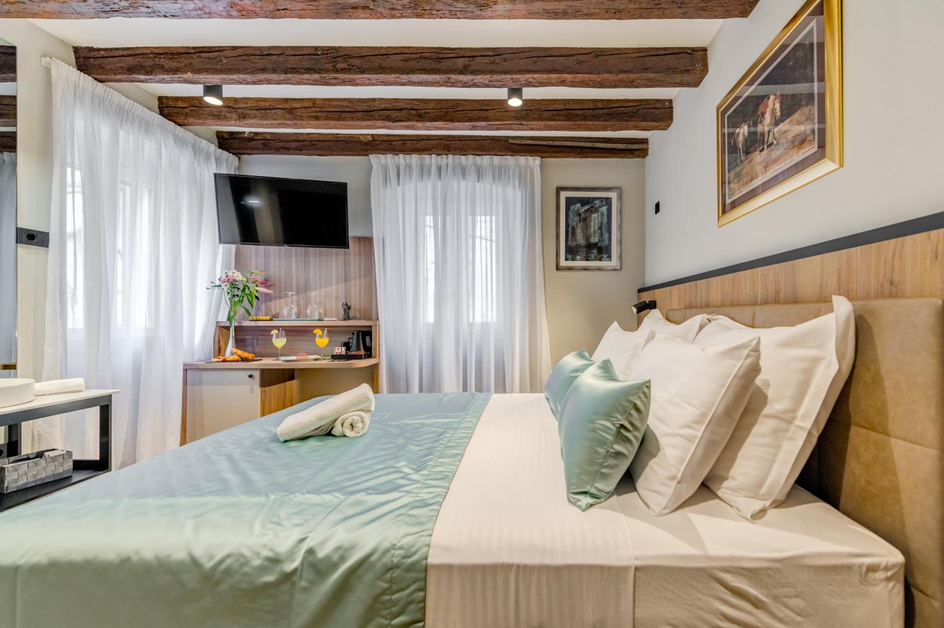 Deluxe Single Room photo 3