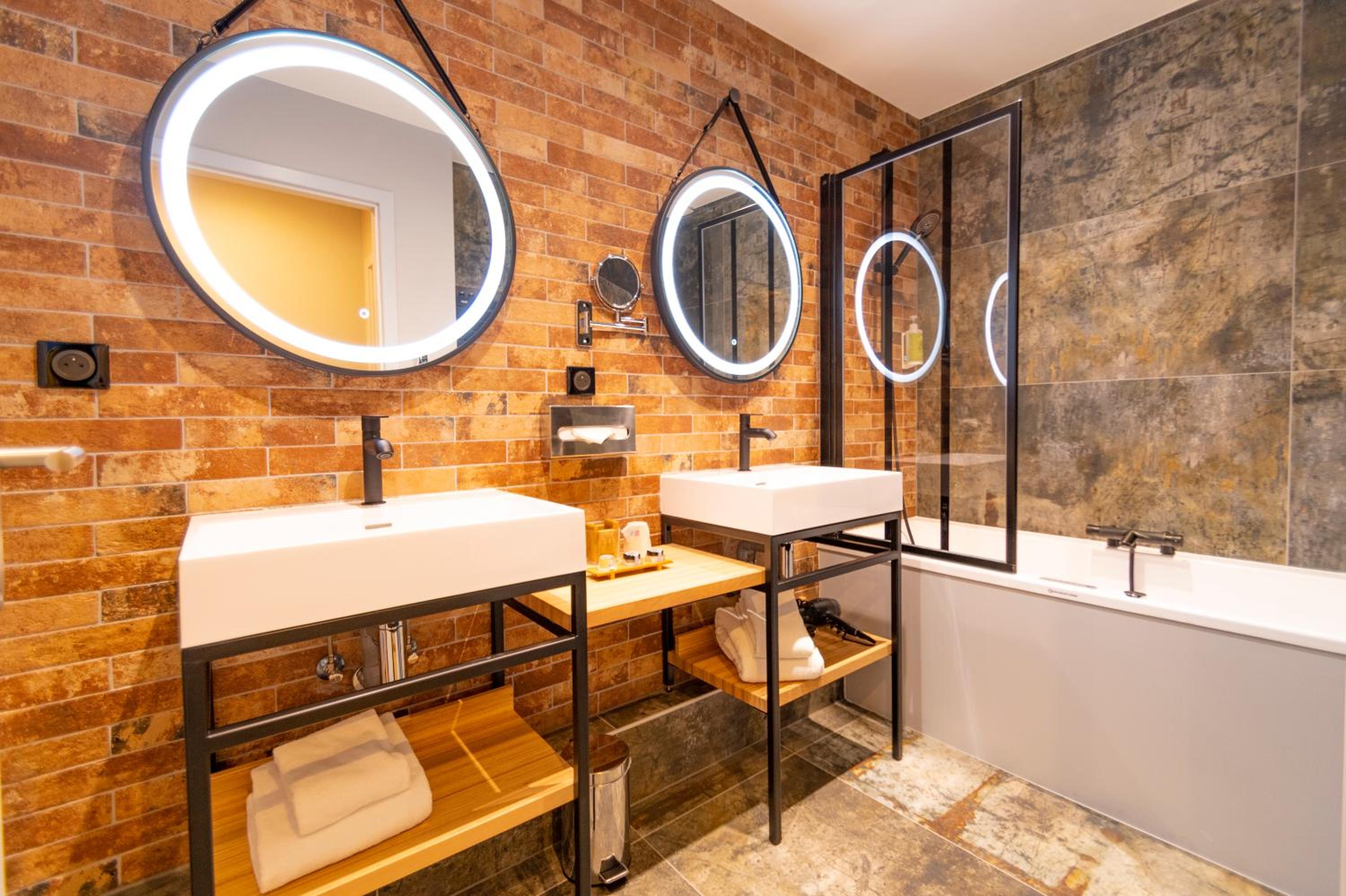 Charm Room with Shower or Balneo Bath - Photo 33