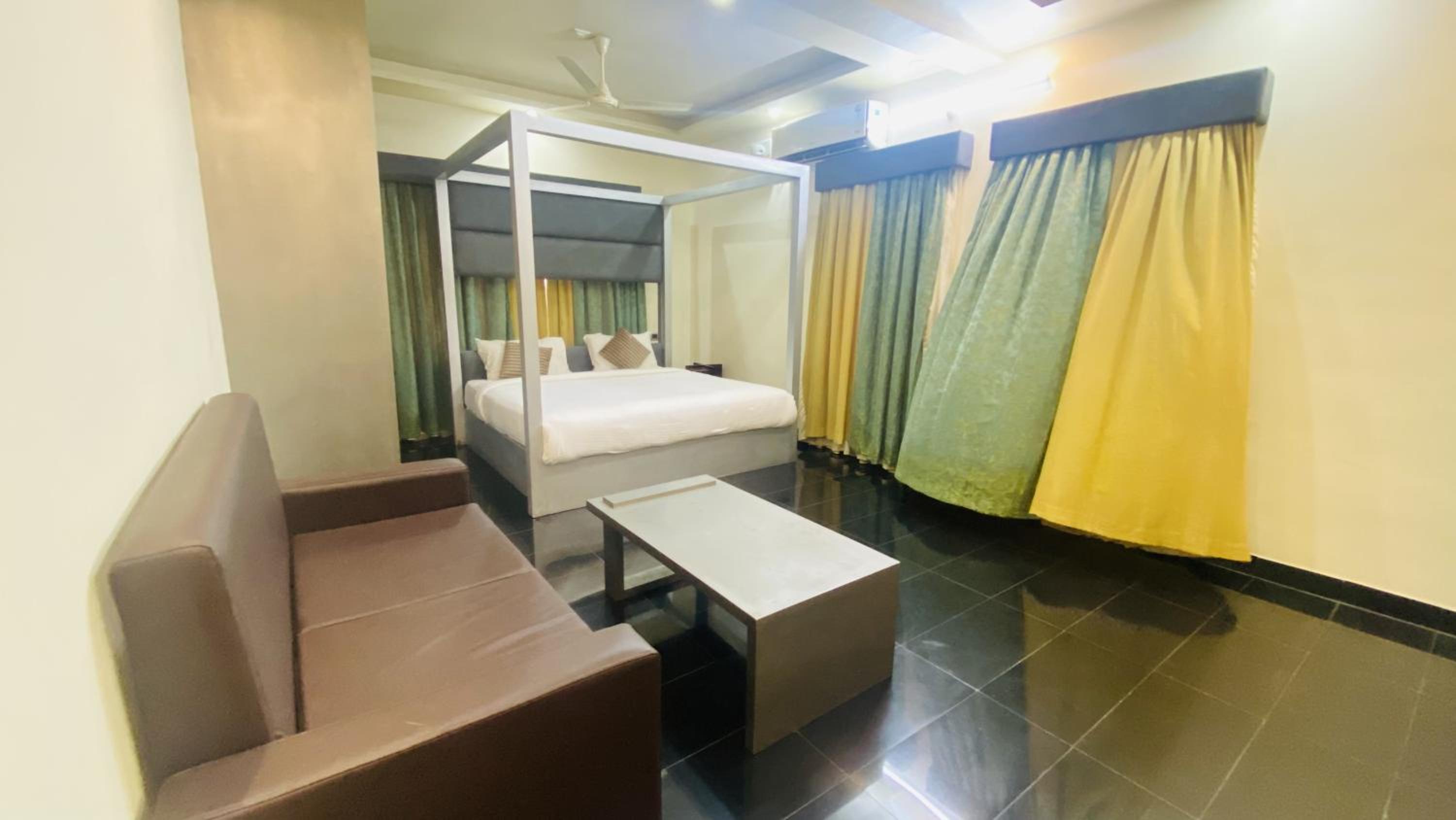 Superior King Room