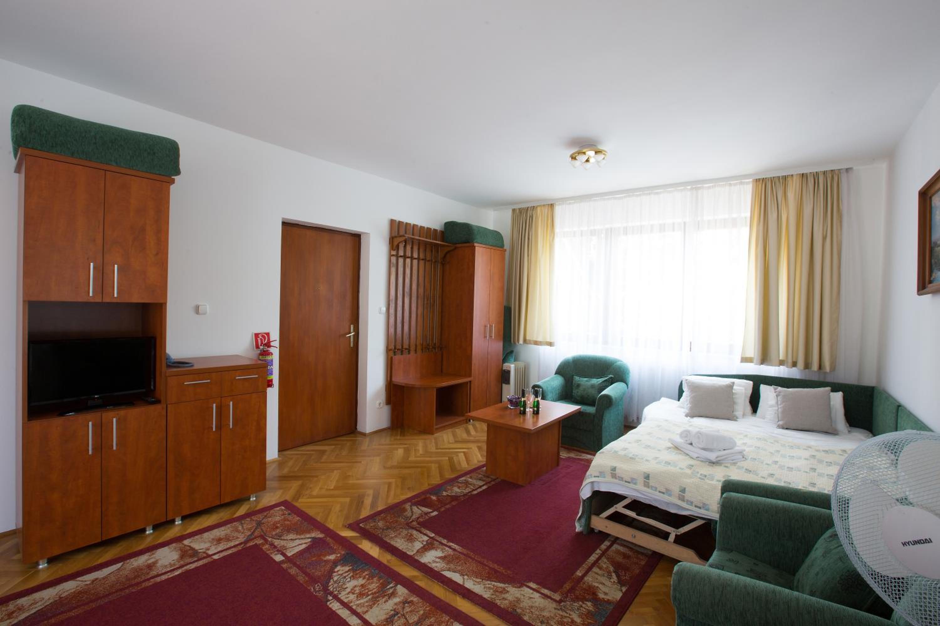 Superior One-Bedroom Apartment