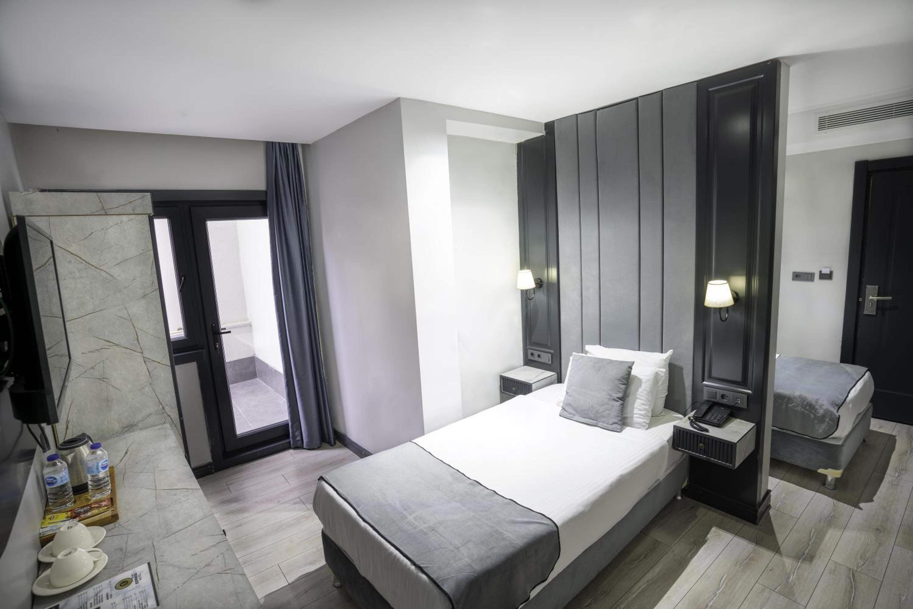 Superior Twin Room photo 2