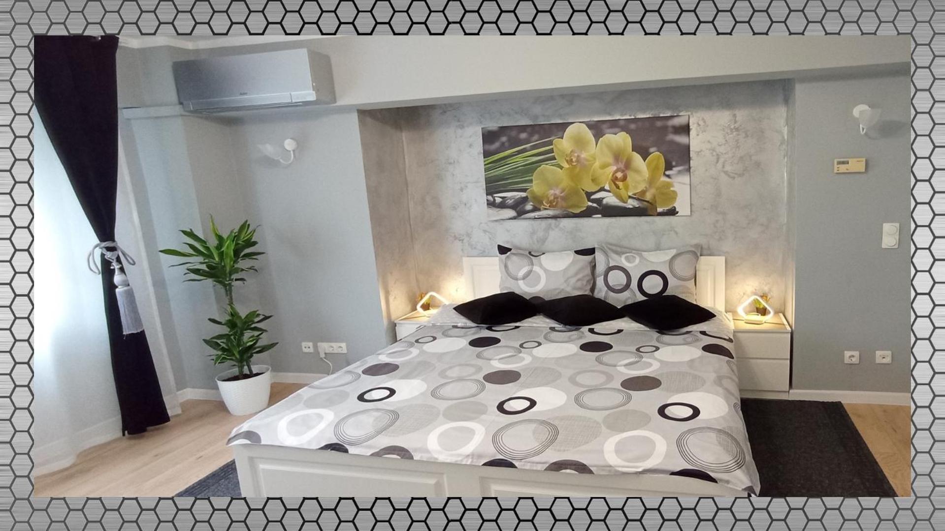 One-Bedroom Apartment - Photo 36