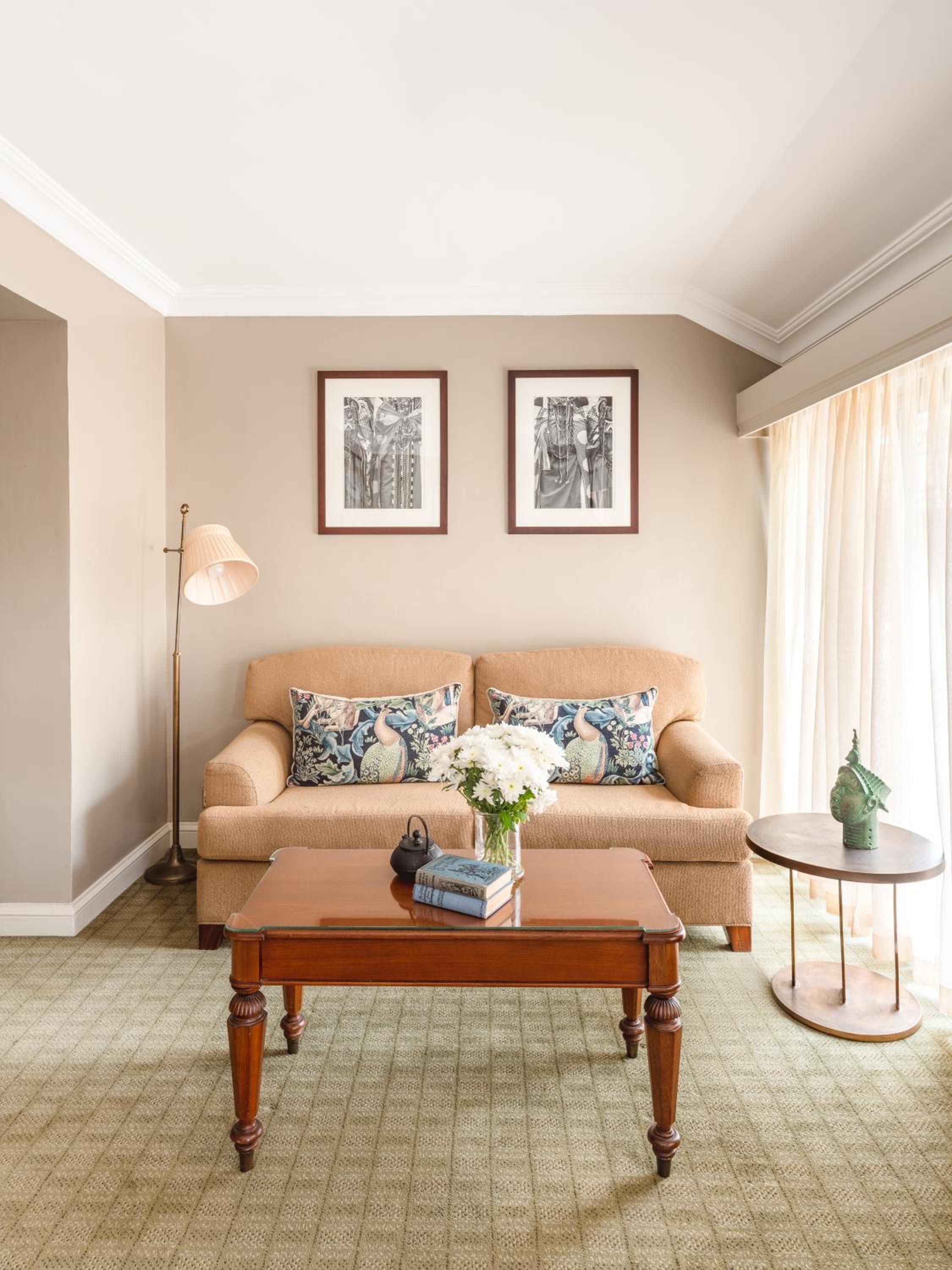 Junior Queen Suite photo 3