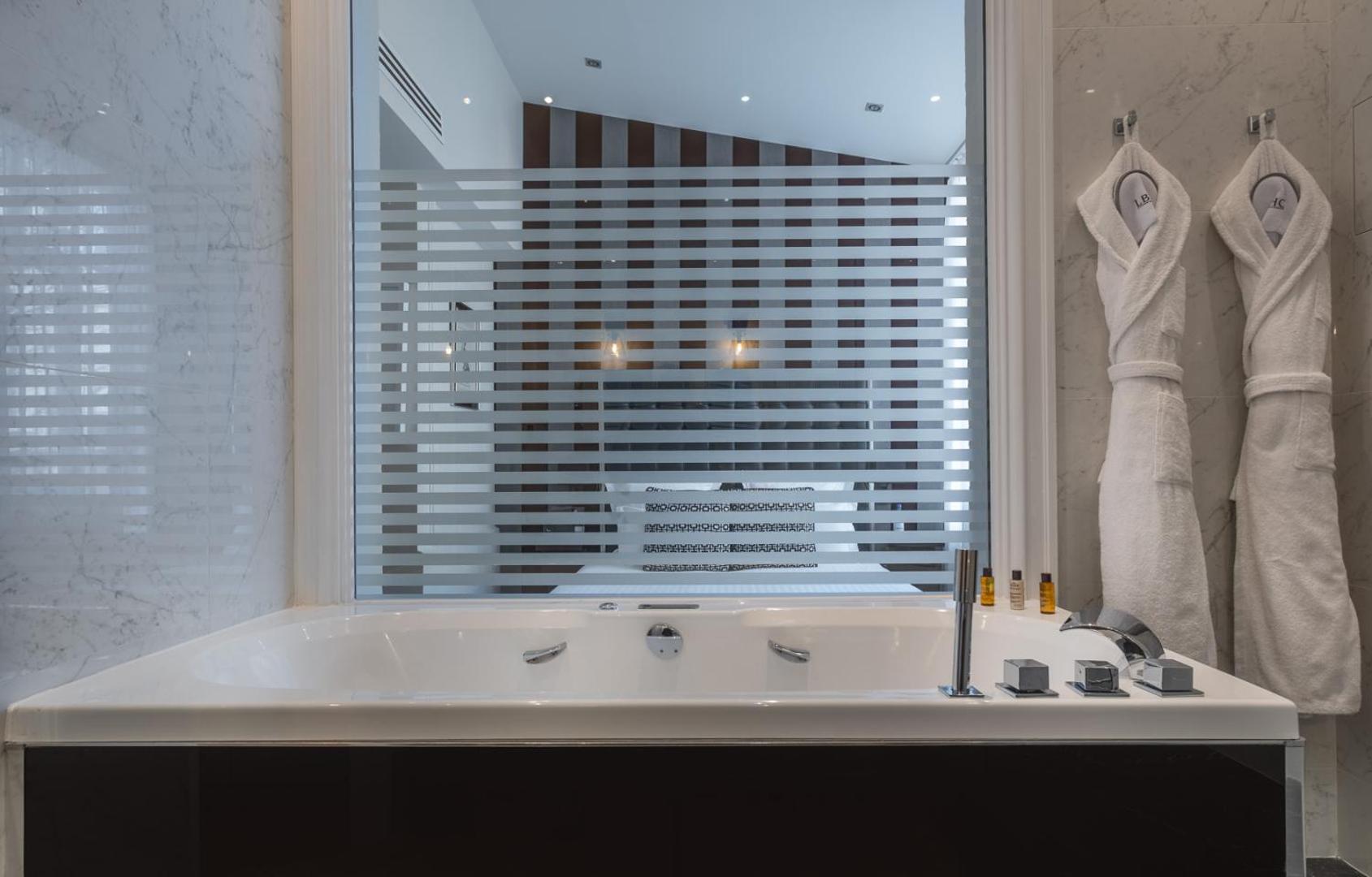 Junior Suite - Photo 2