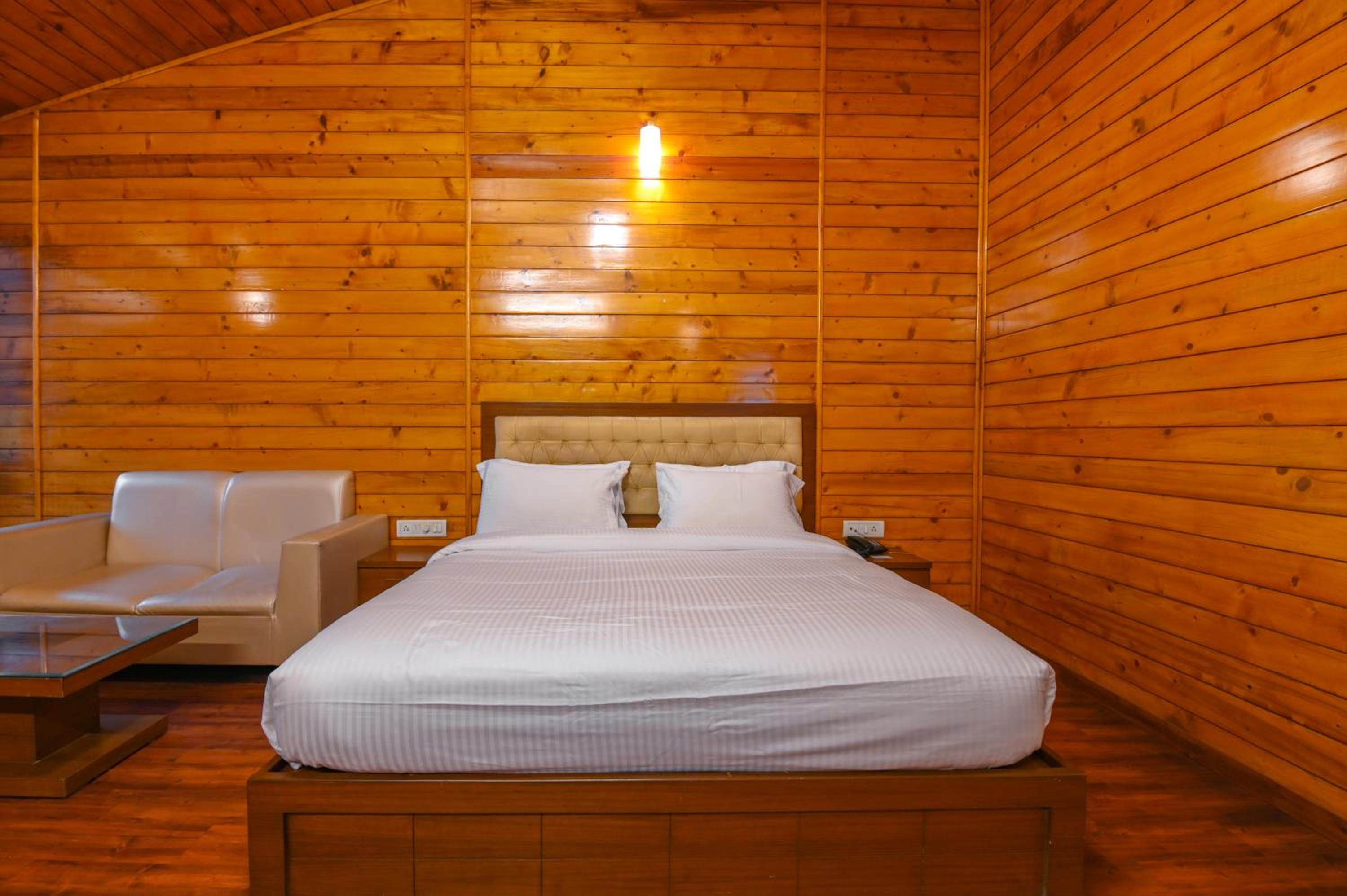 Cottage Room With Sitting Area photo 3