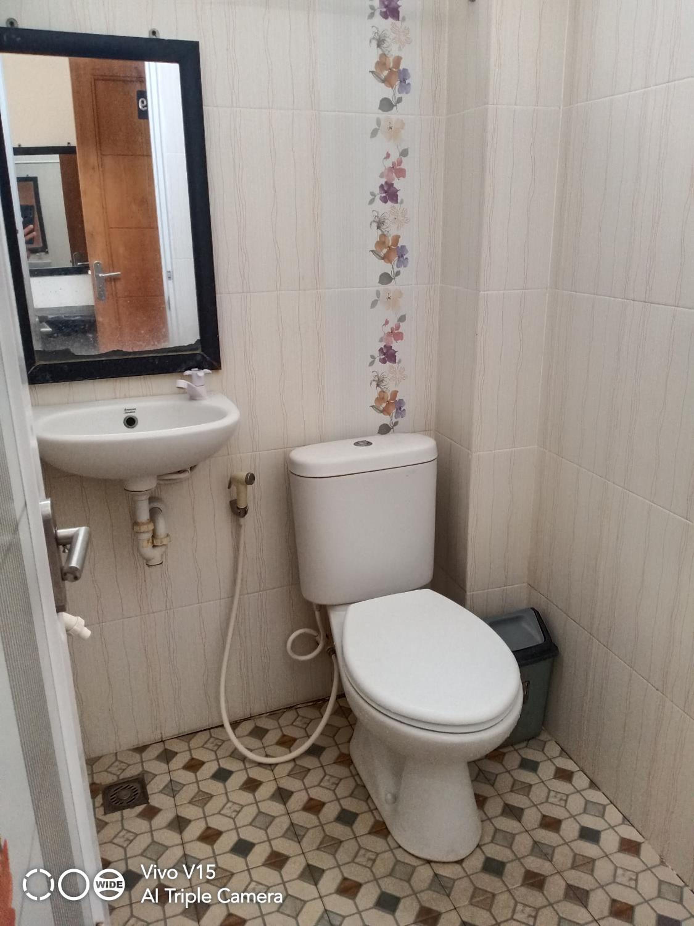 Family Room with Private Bathroom - Photo 34