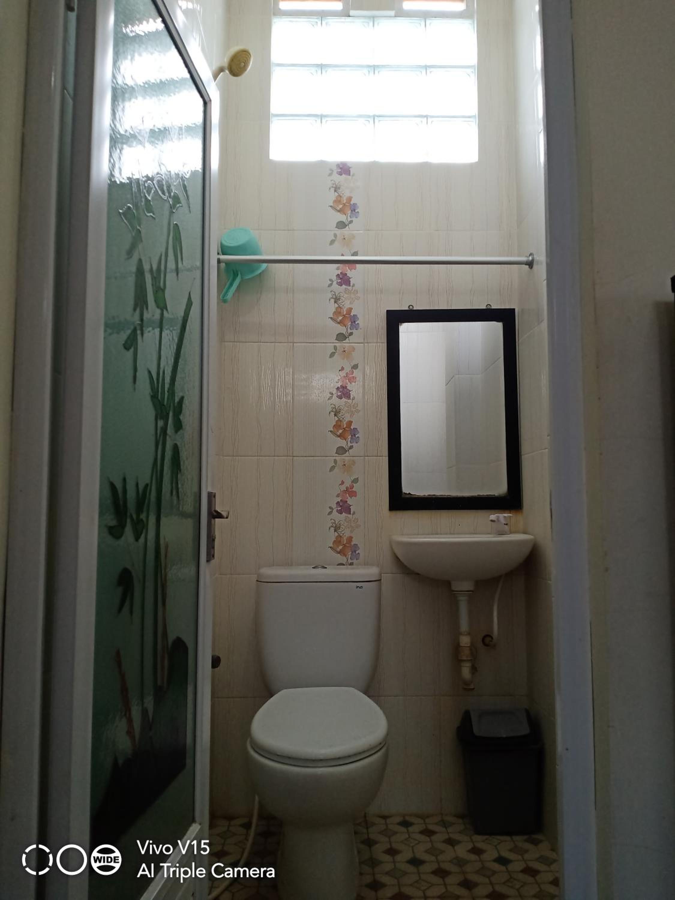 Family Room with Private Bathroom - Photo 29