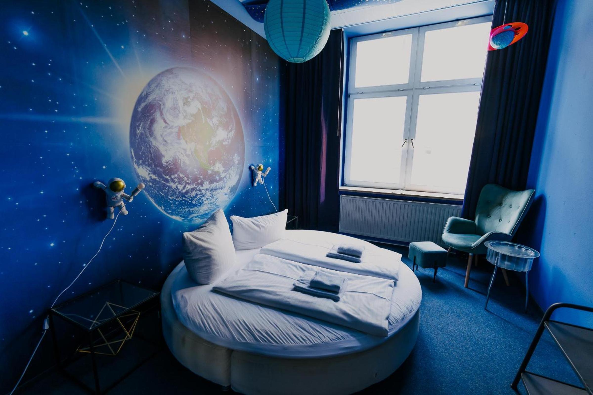 Standard Double Room with Shared Bathroom photo 3