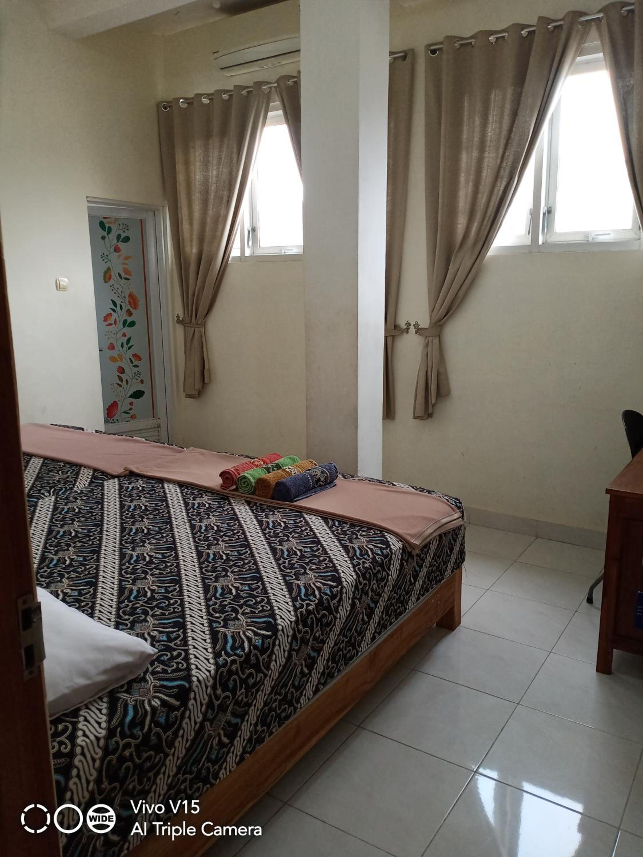 Family Room with Private Bathroom - Photo 18