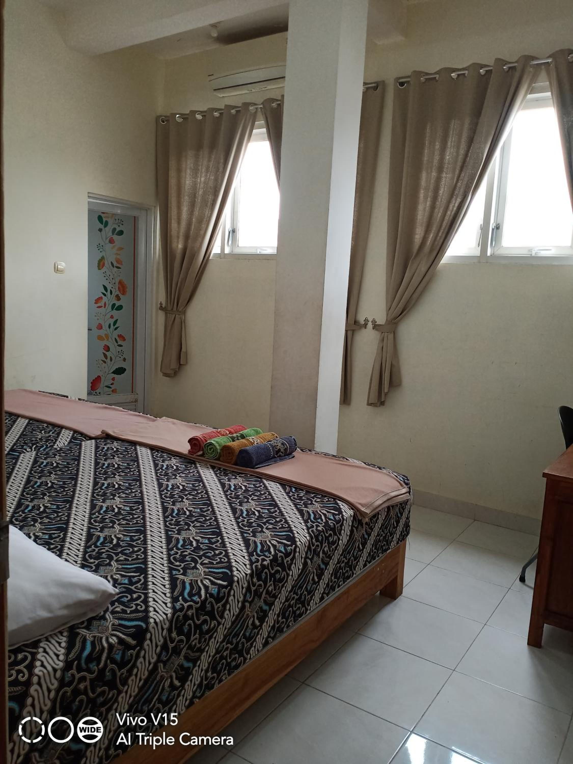 Family Room with Private Bathroom - Photo 15
