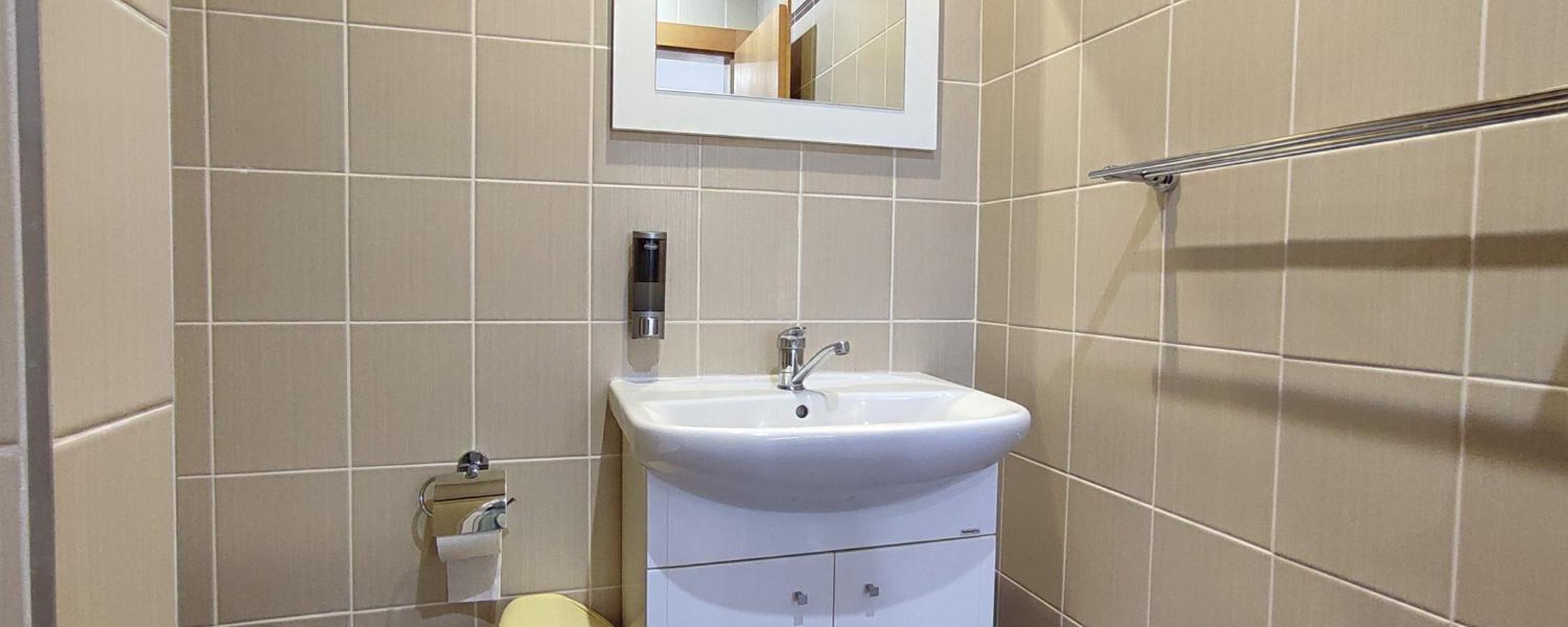 Double Room - Photo 11