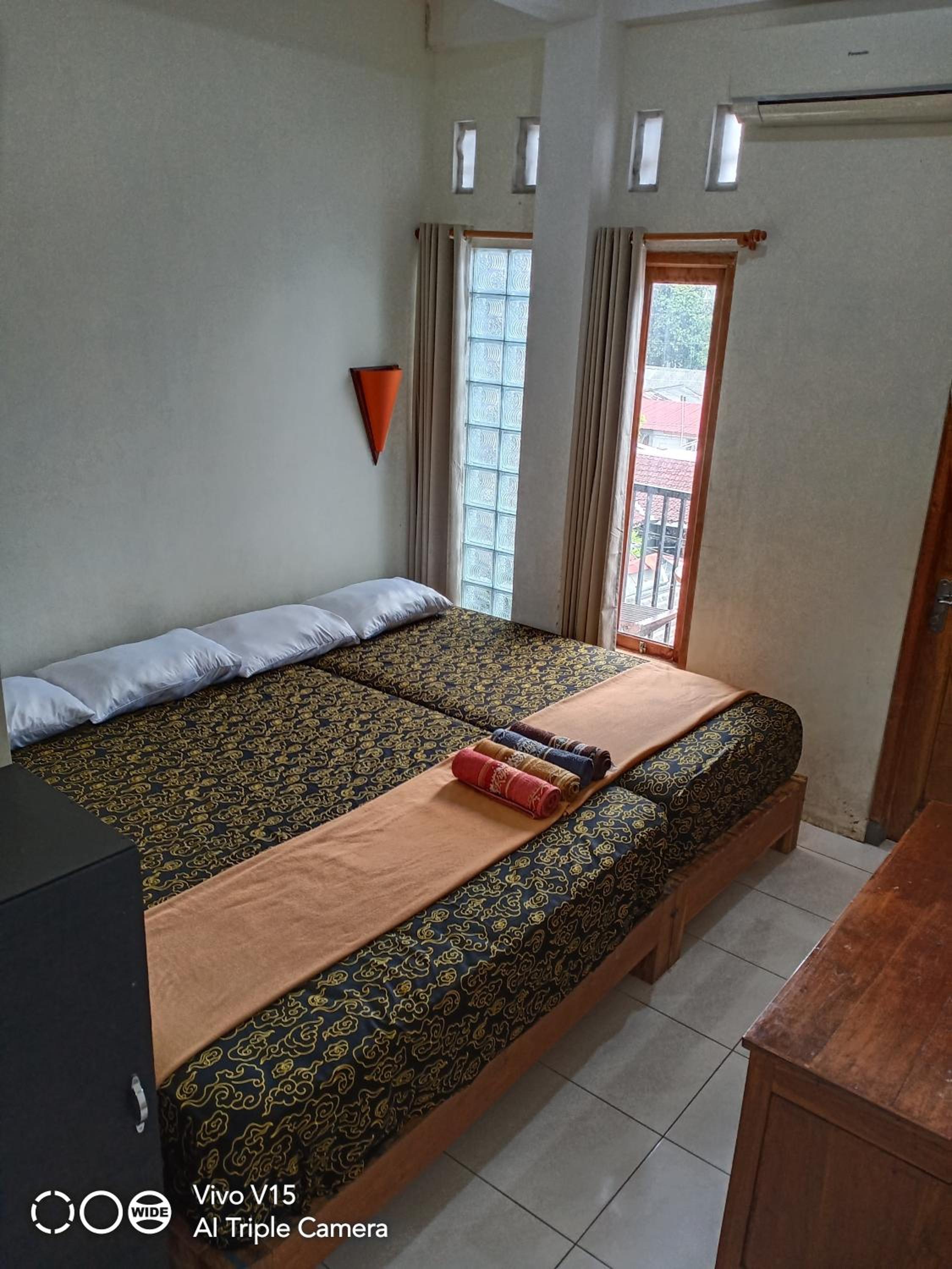 Family Room with Private Bathroom - Photo 6