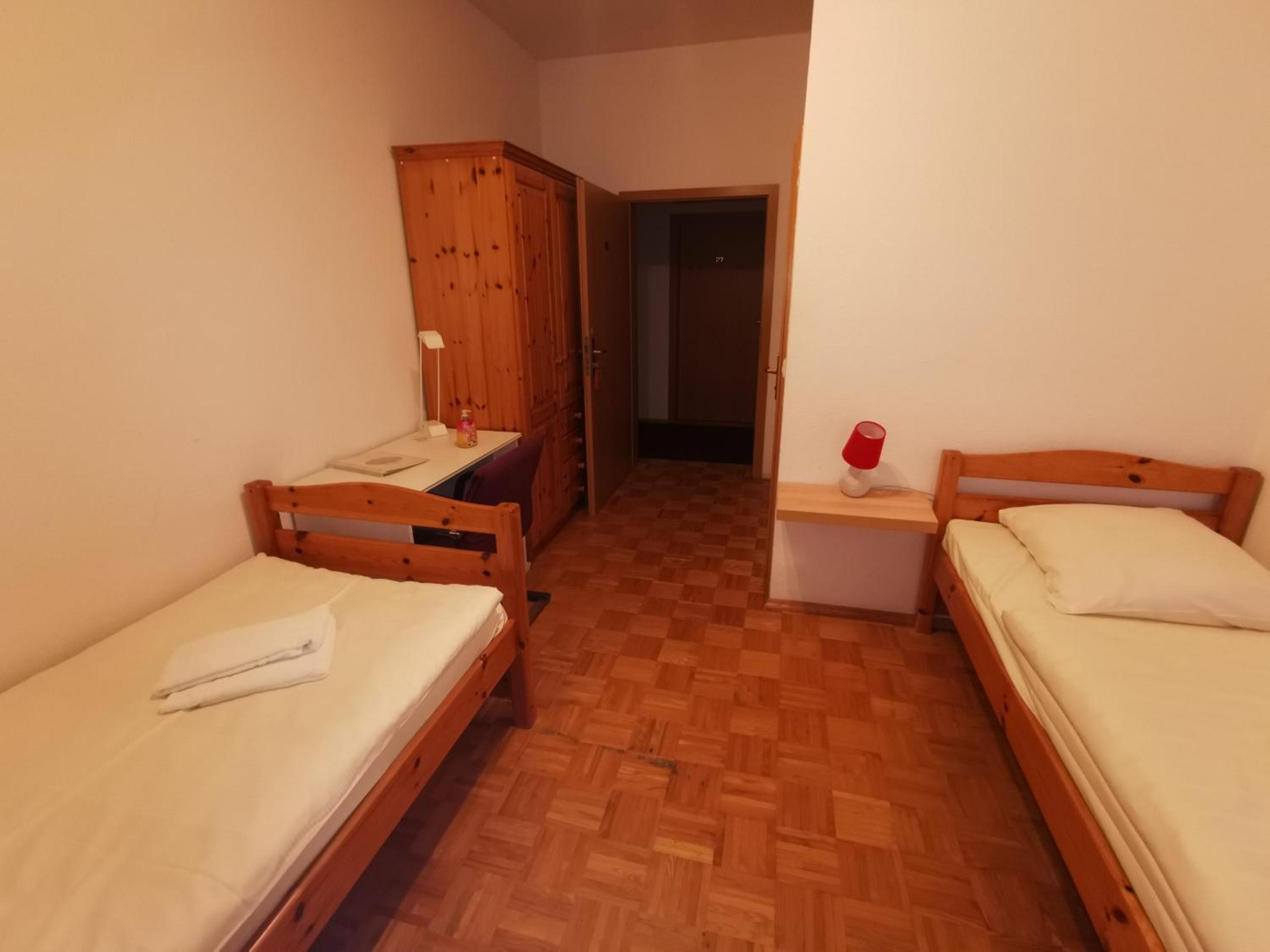 Standard Twin Room photo 2