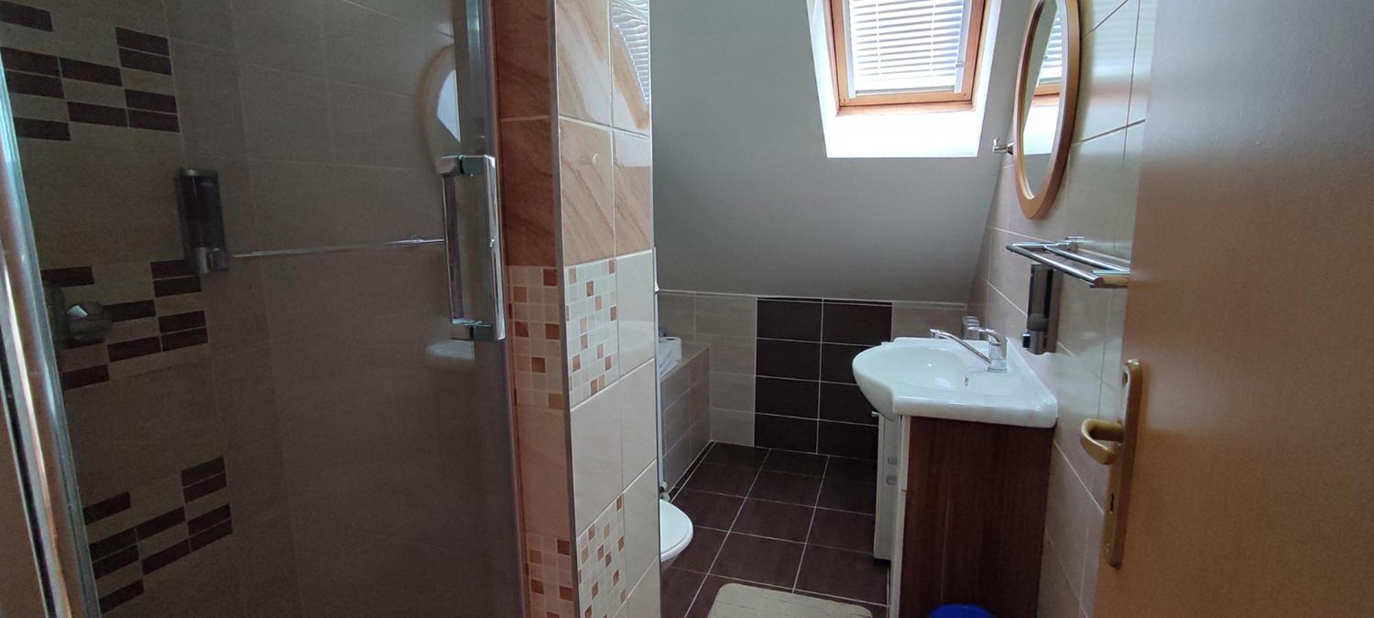 Double Room - Photo 17