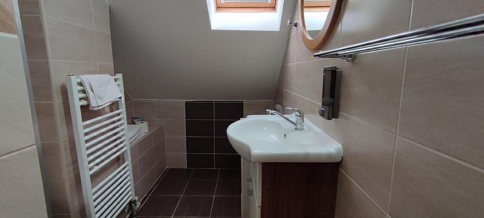 Double Room - Photo 16