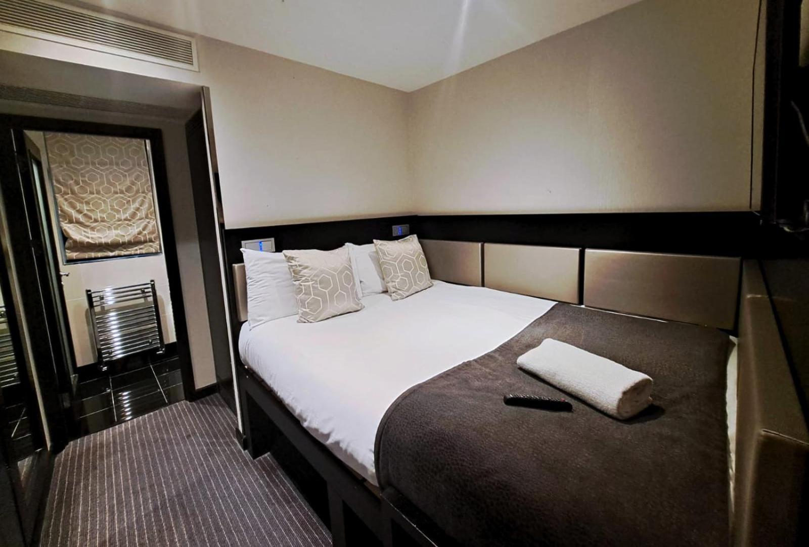 Economy Double Room photo 3