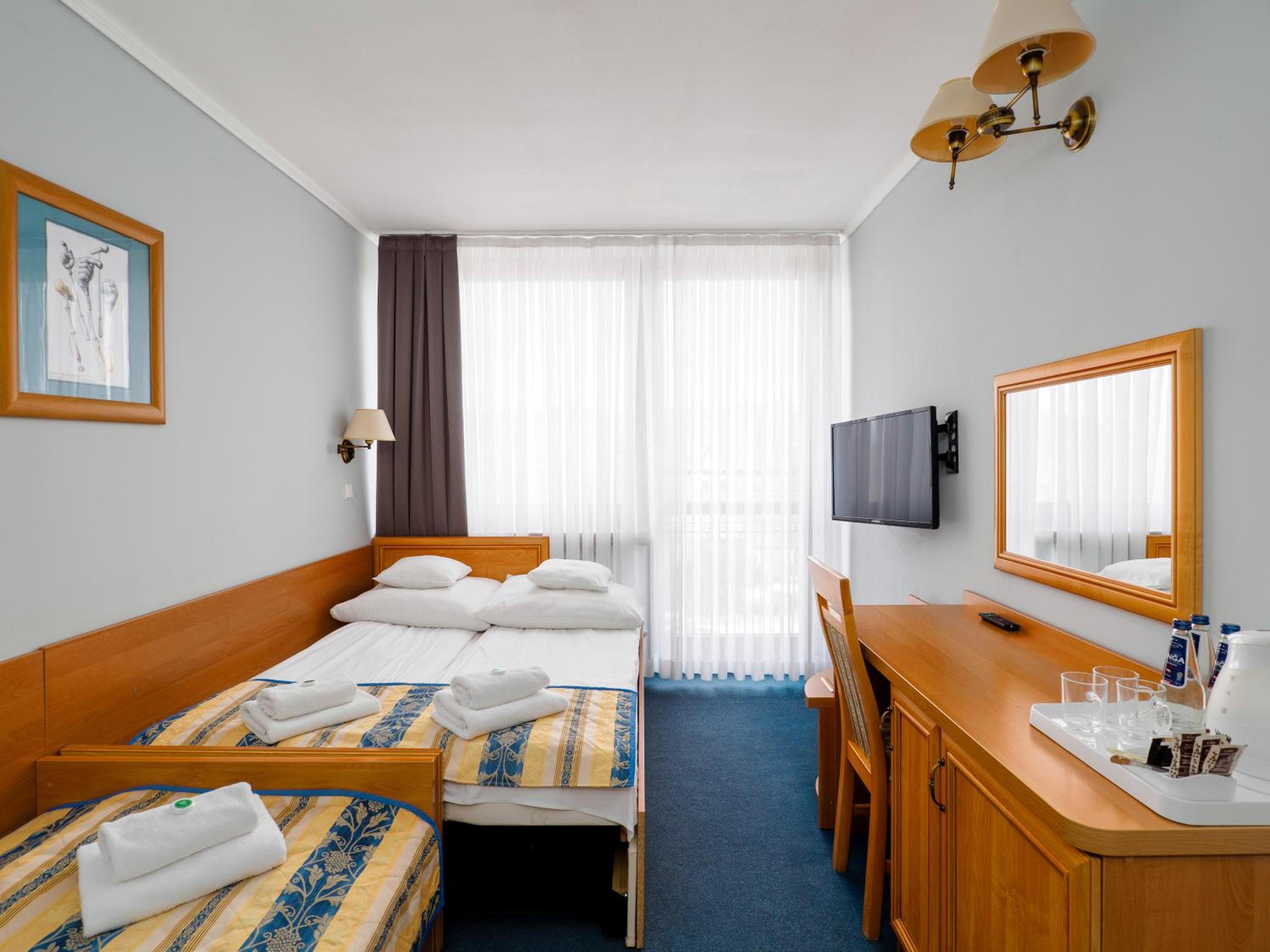Double Room with Extra Bed - Photo 8