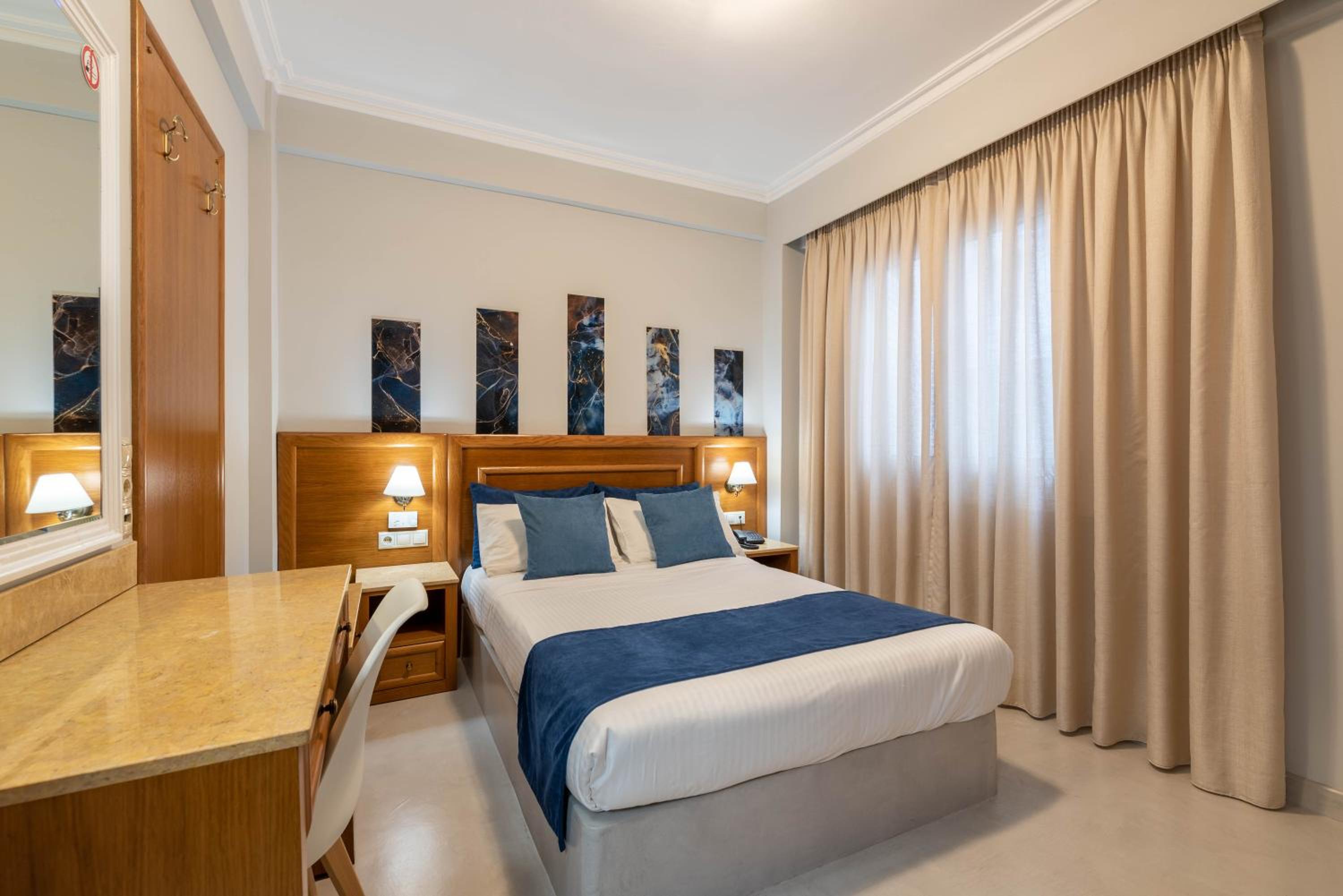 Single Room photo 2