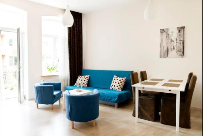 One-Bedroom Apartment - Photo 9