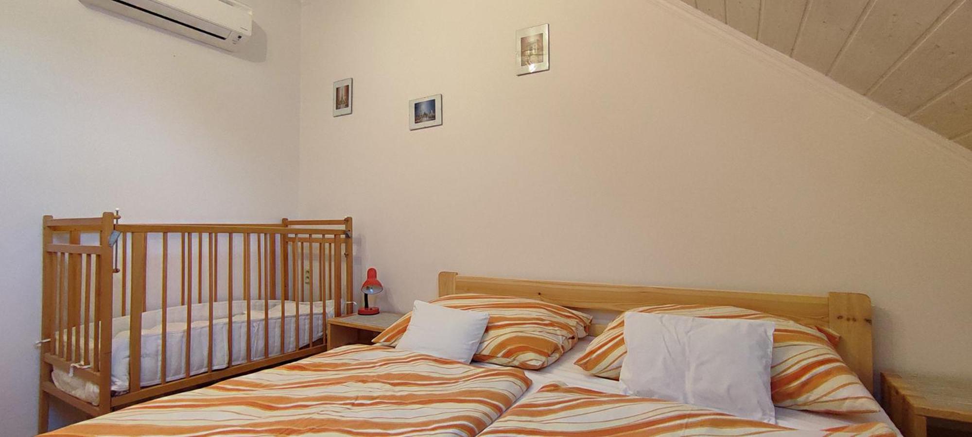 Family Room - Photo 4