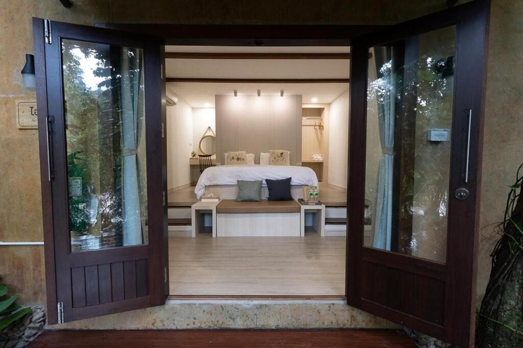 Deluxe Double Room with Balcony photo 2
