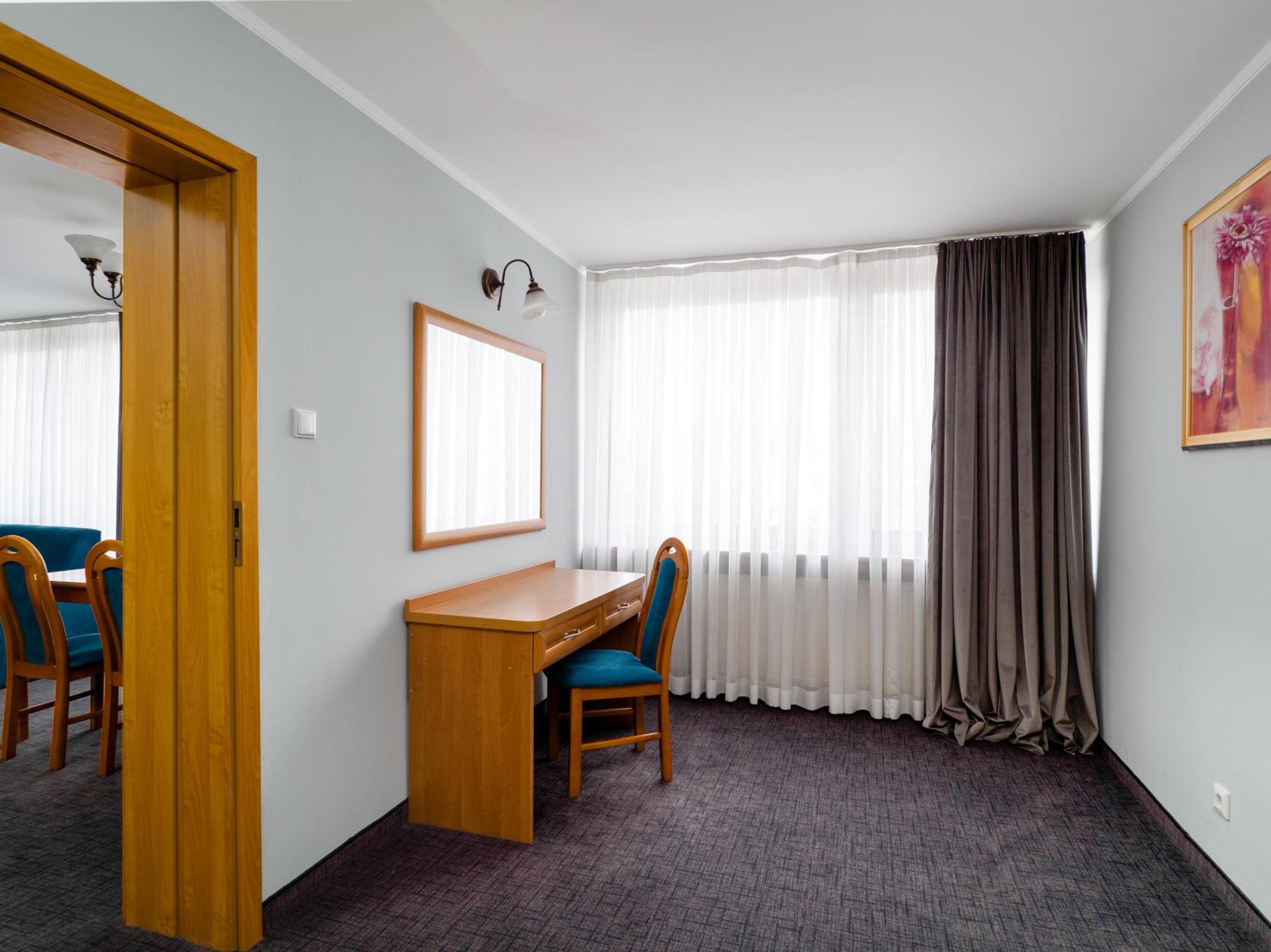 One-Bedroom Apartment - Photo 7