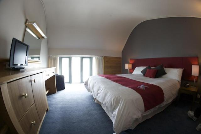 Suite with Mountain View