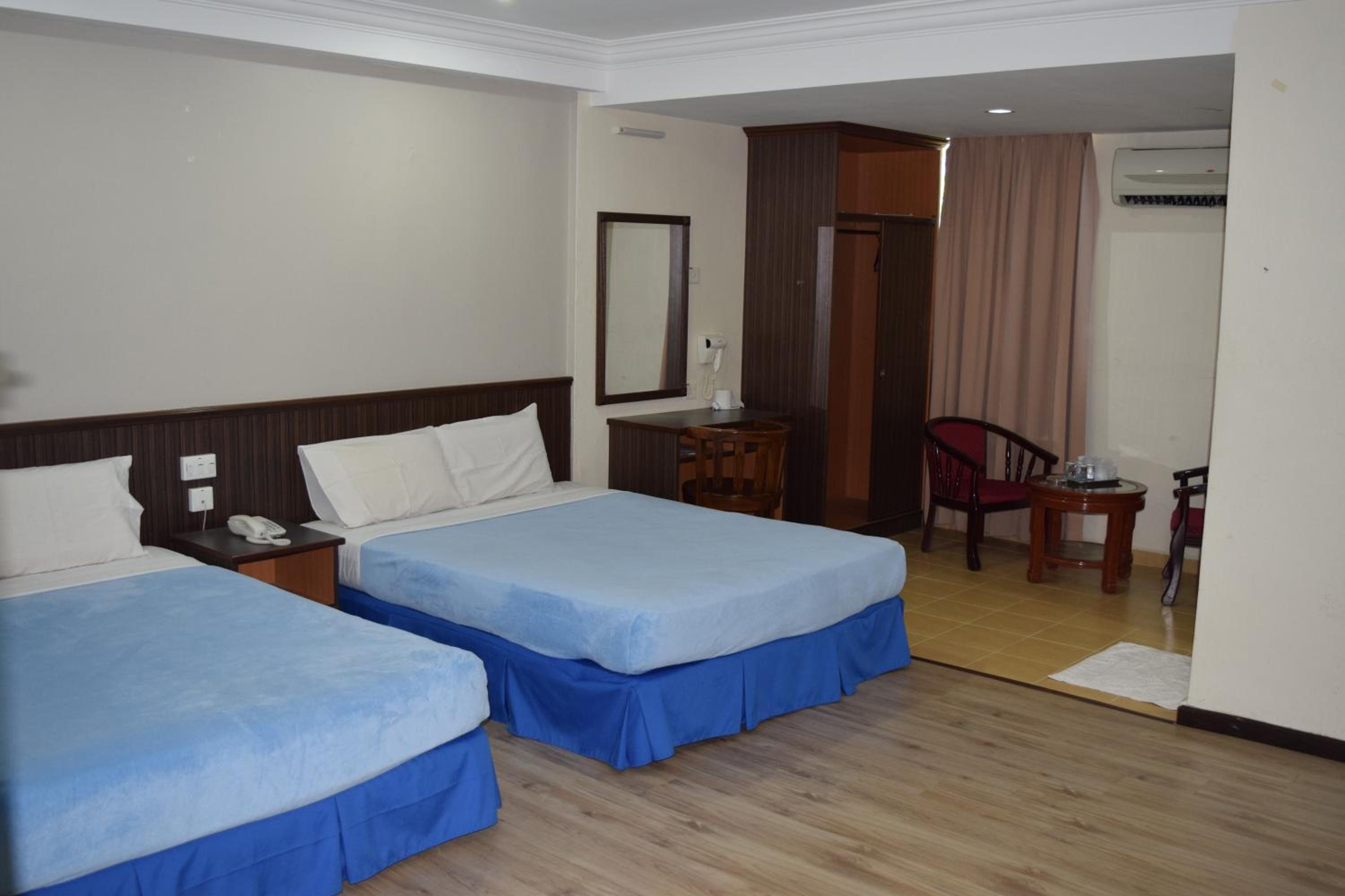 Deluxe Family Room - Photo 1
