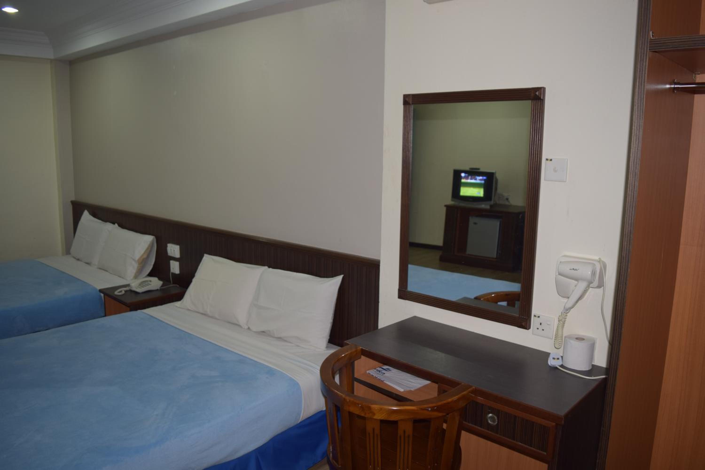 Deluxe Family Room - Photo 3