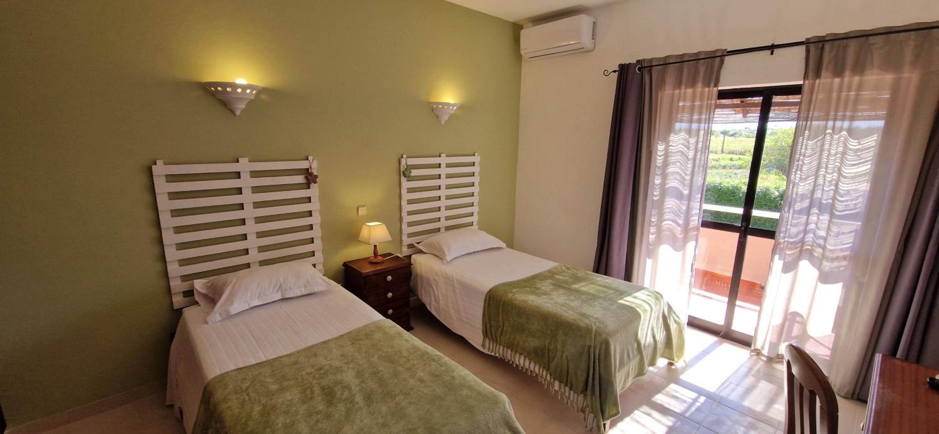Double Room with Garden View - Photo 3