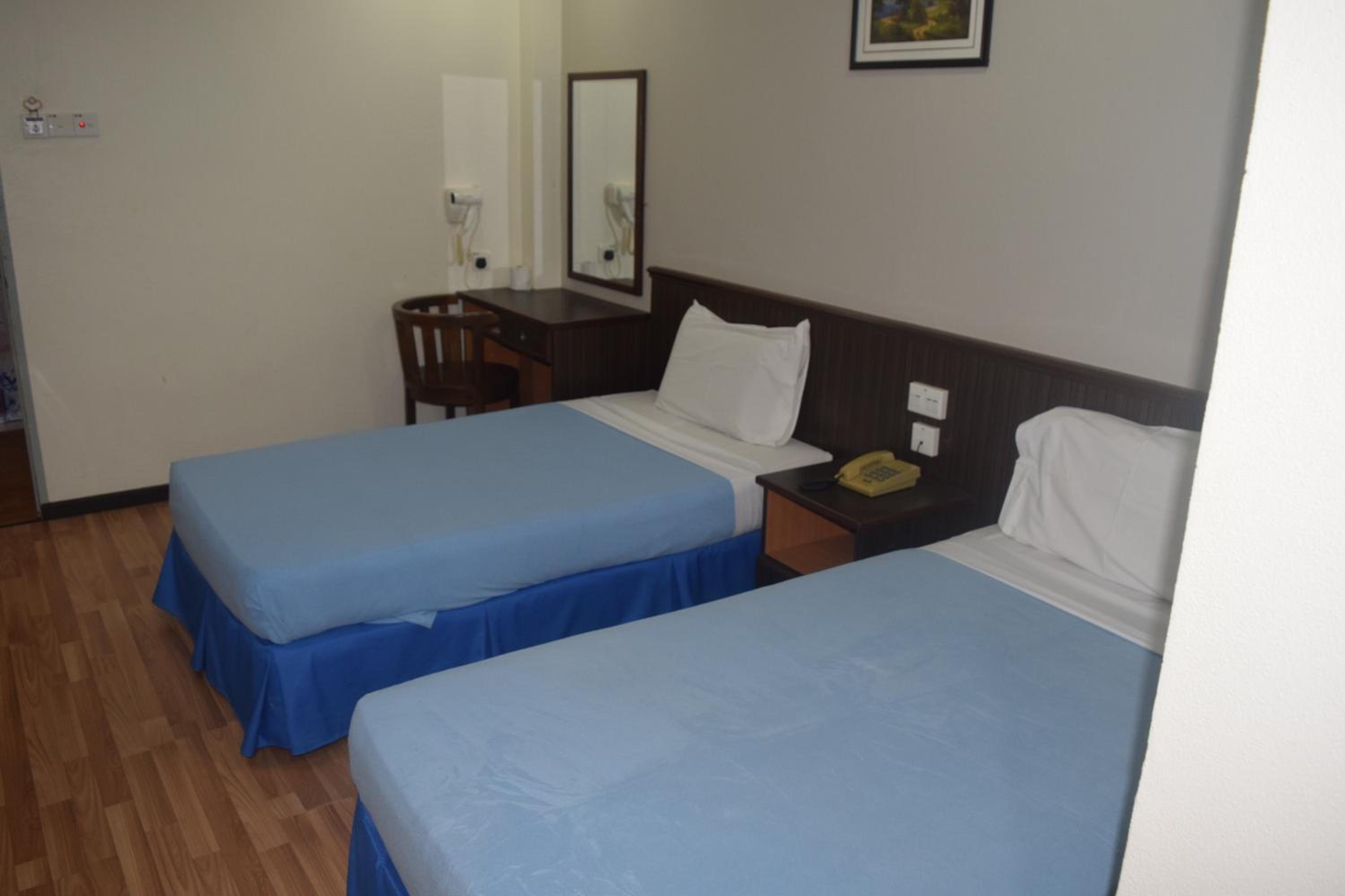 Deluxe Twin Room - Photo 2